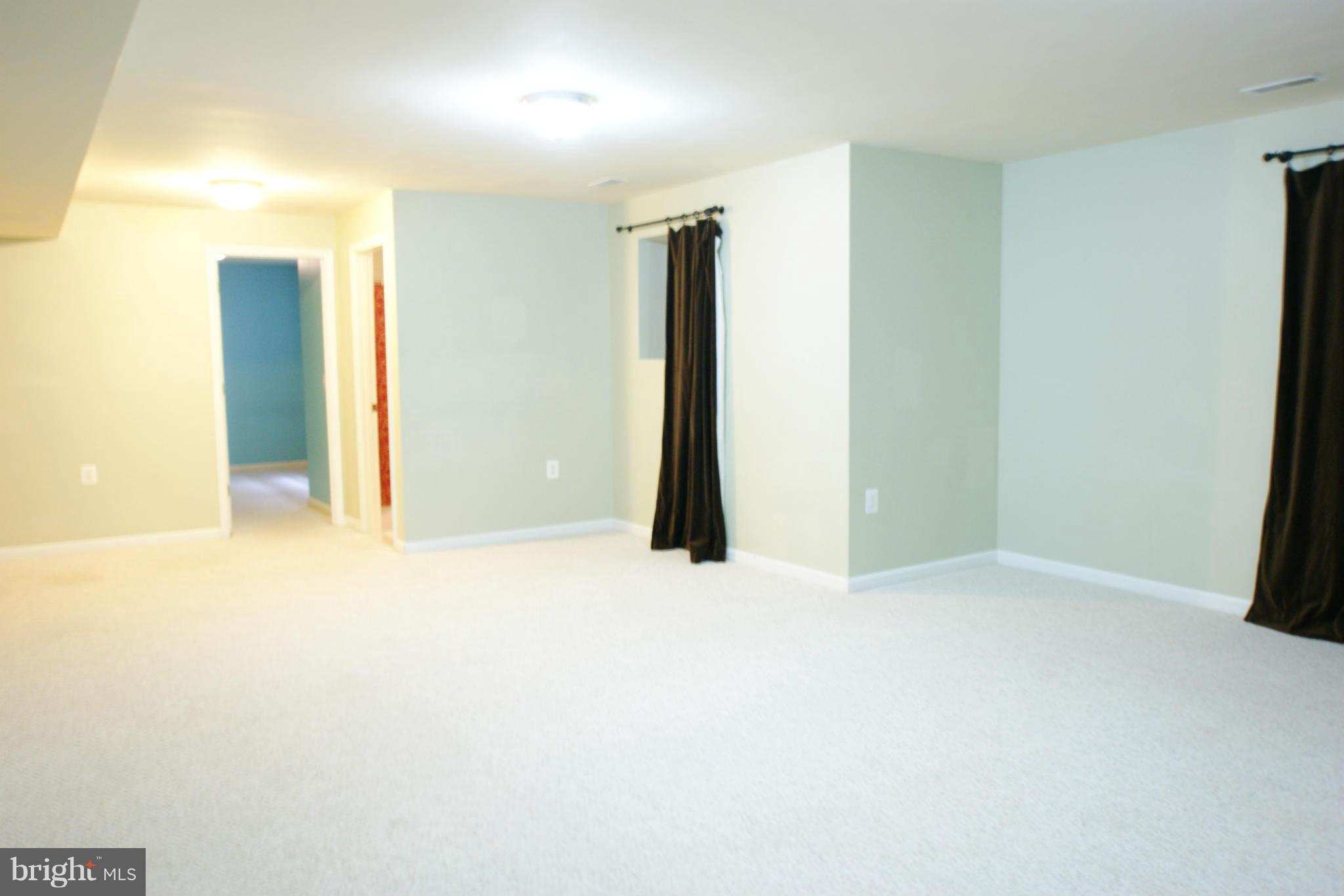 POTOMAC CROSSING - Residential Lease