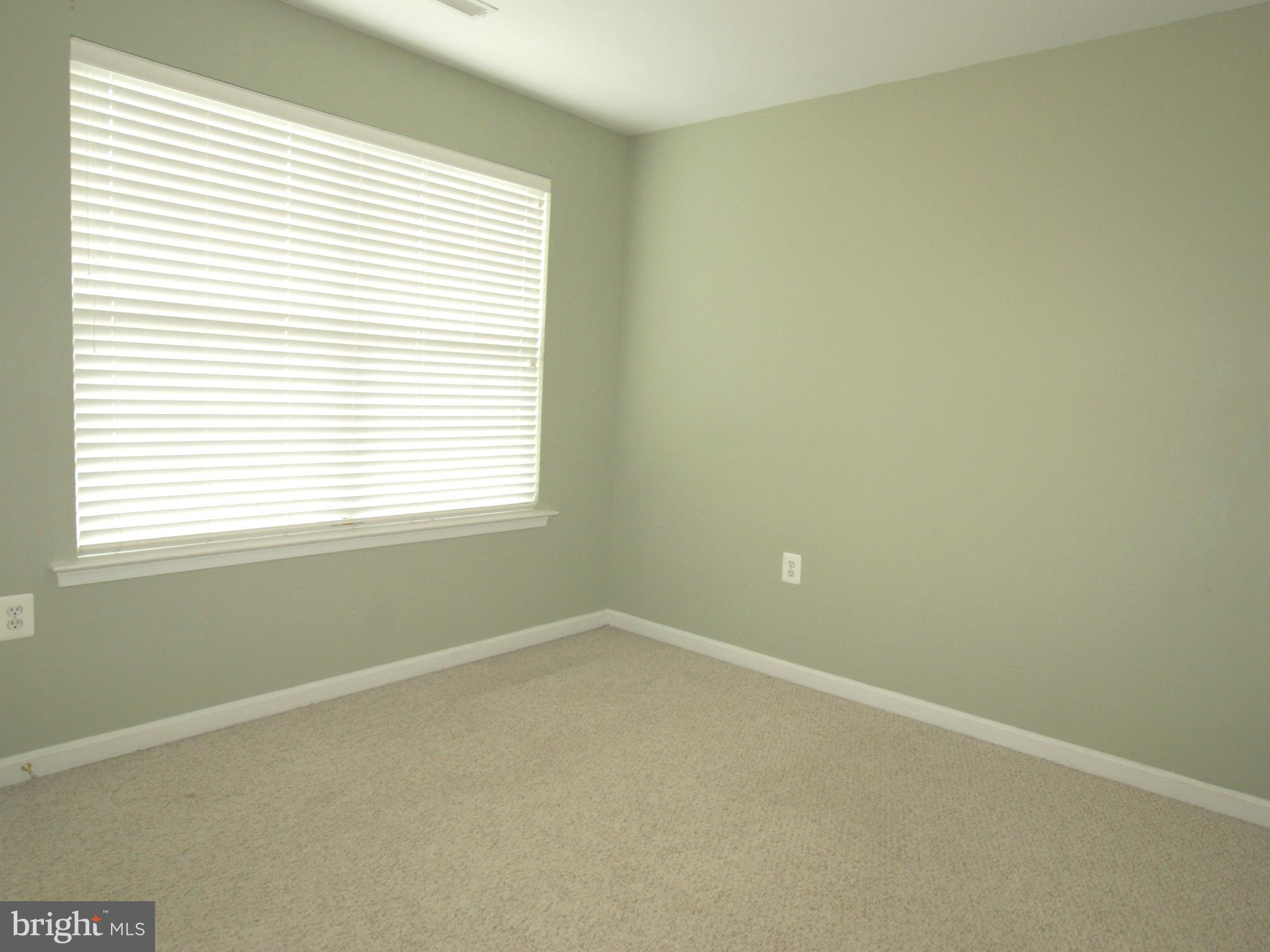 POTOMAC CROSSING - Residential Lease