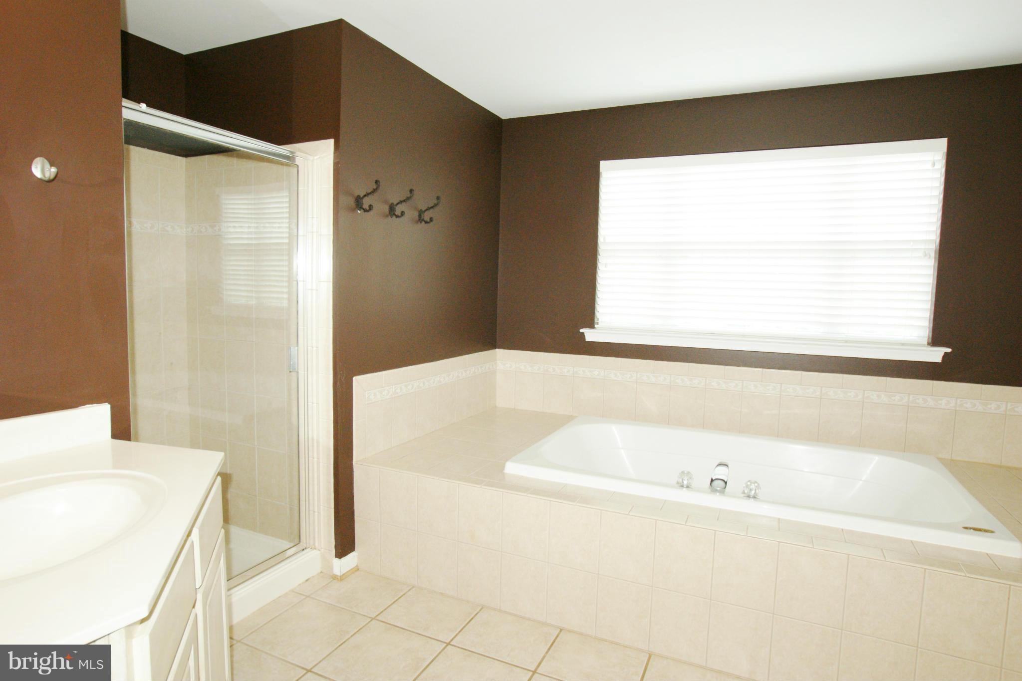 POTOMAC CROSSING - Residential Lease