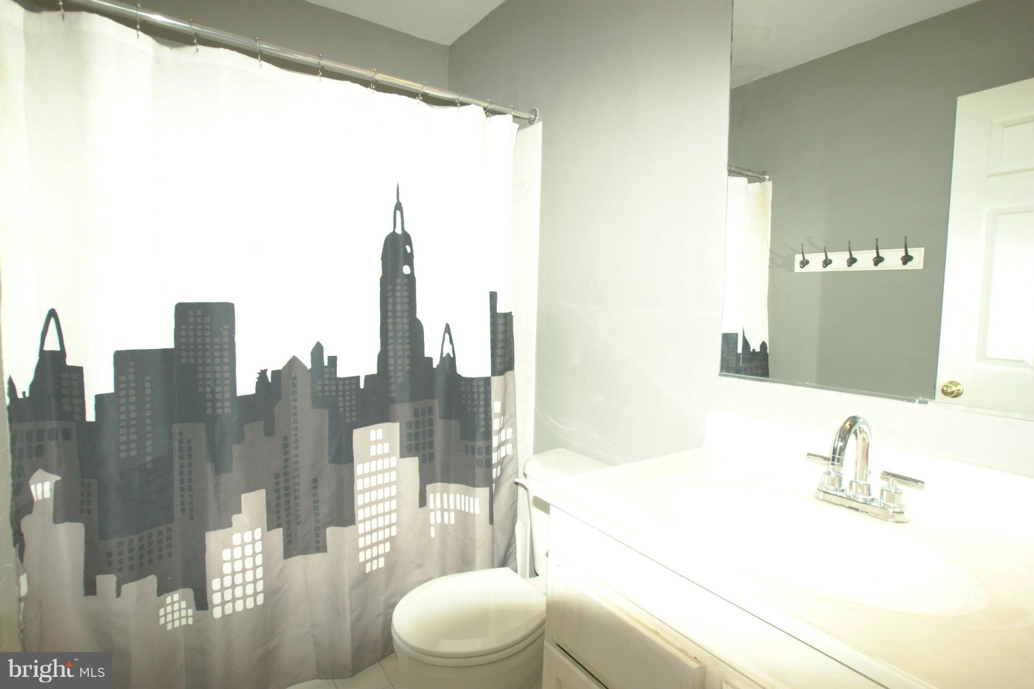 POTOMAC CROSSING - Residential Lease