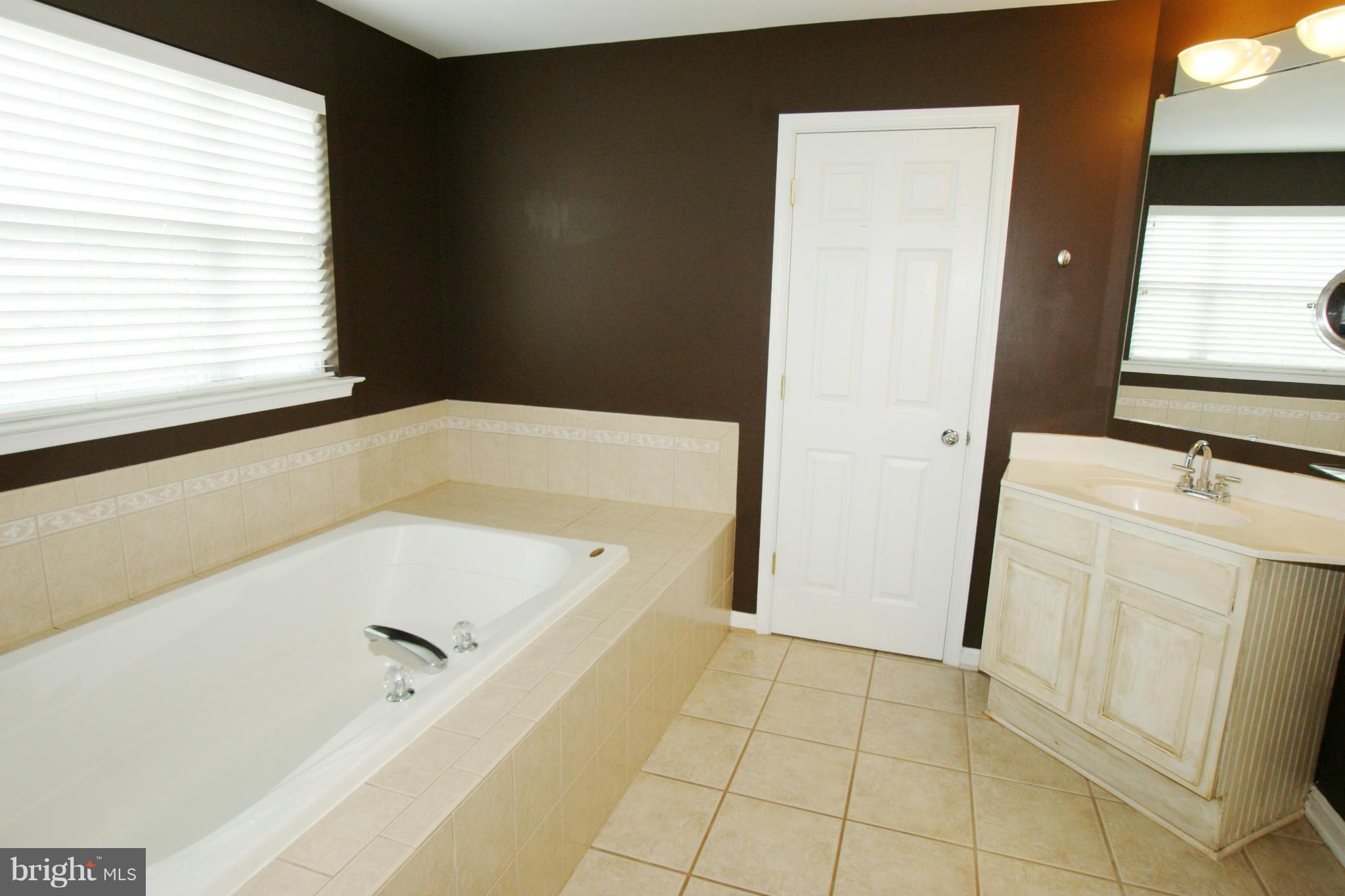 POTOMAC CROSSING - Residential Lease