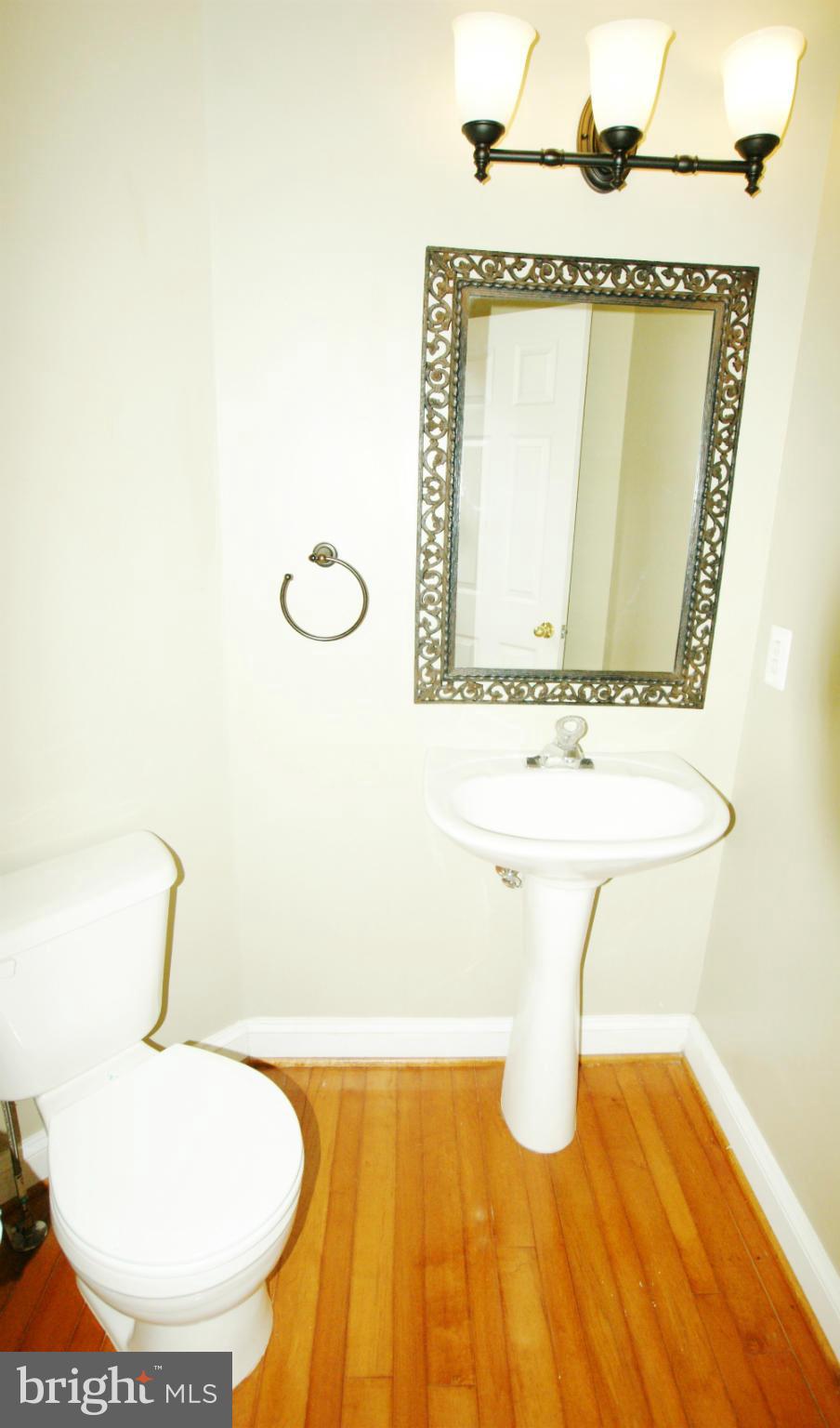 POTOMAC CROSSING - Residential Lease