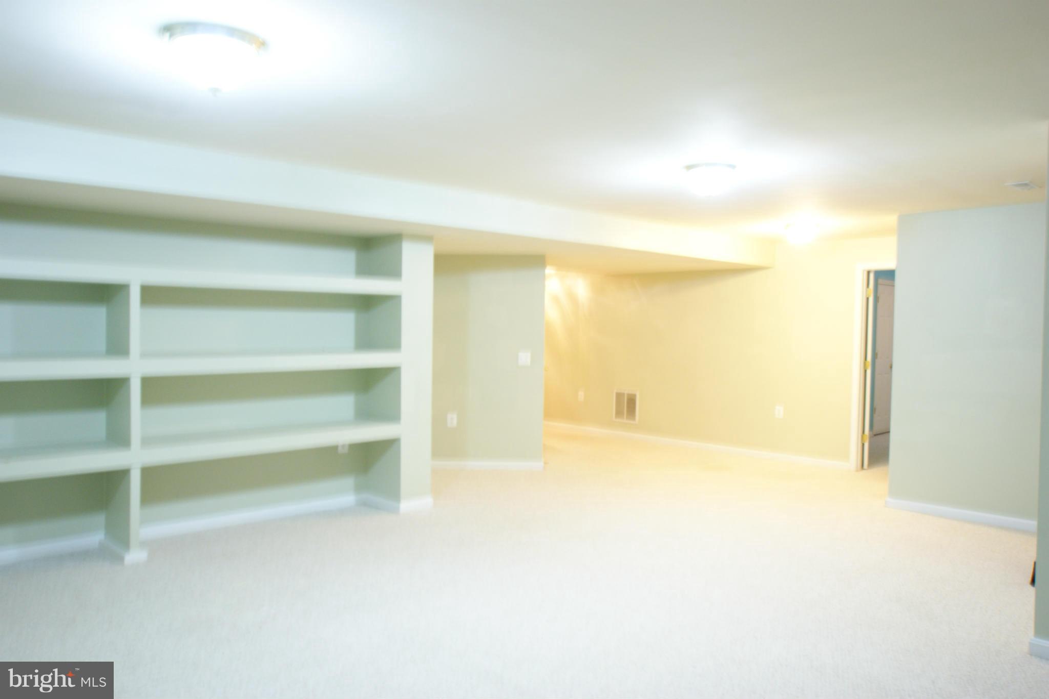 POTOMAC CROSSING - Residential Lease