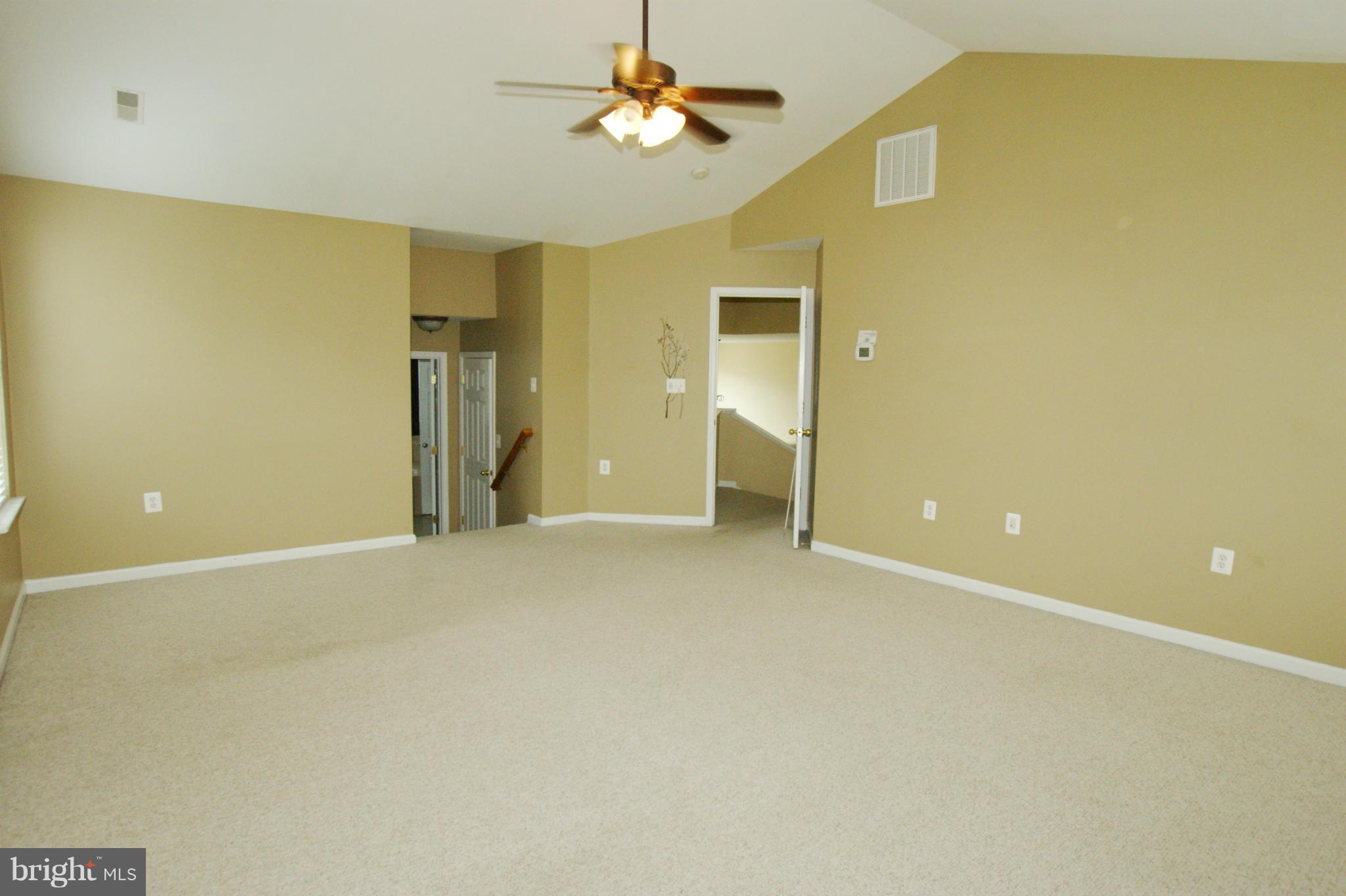 POTOMAC CROSSING - Residential Lease