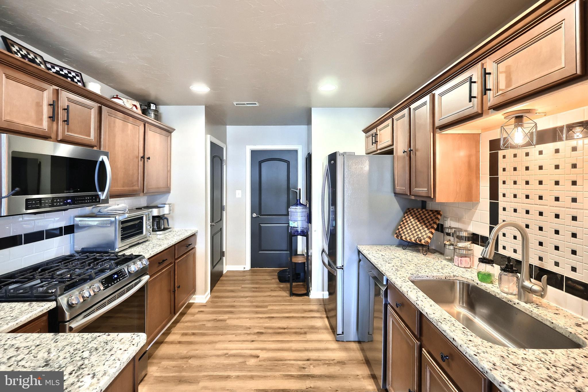 JACKSON HEIGHTS - Residential