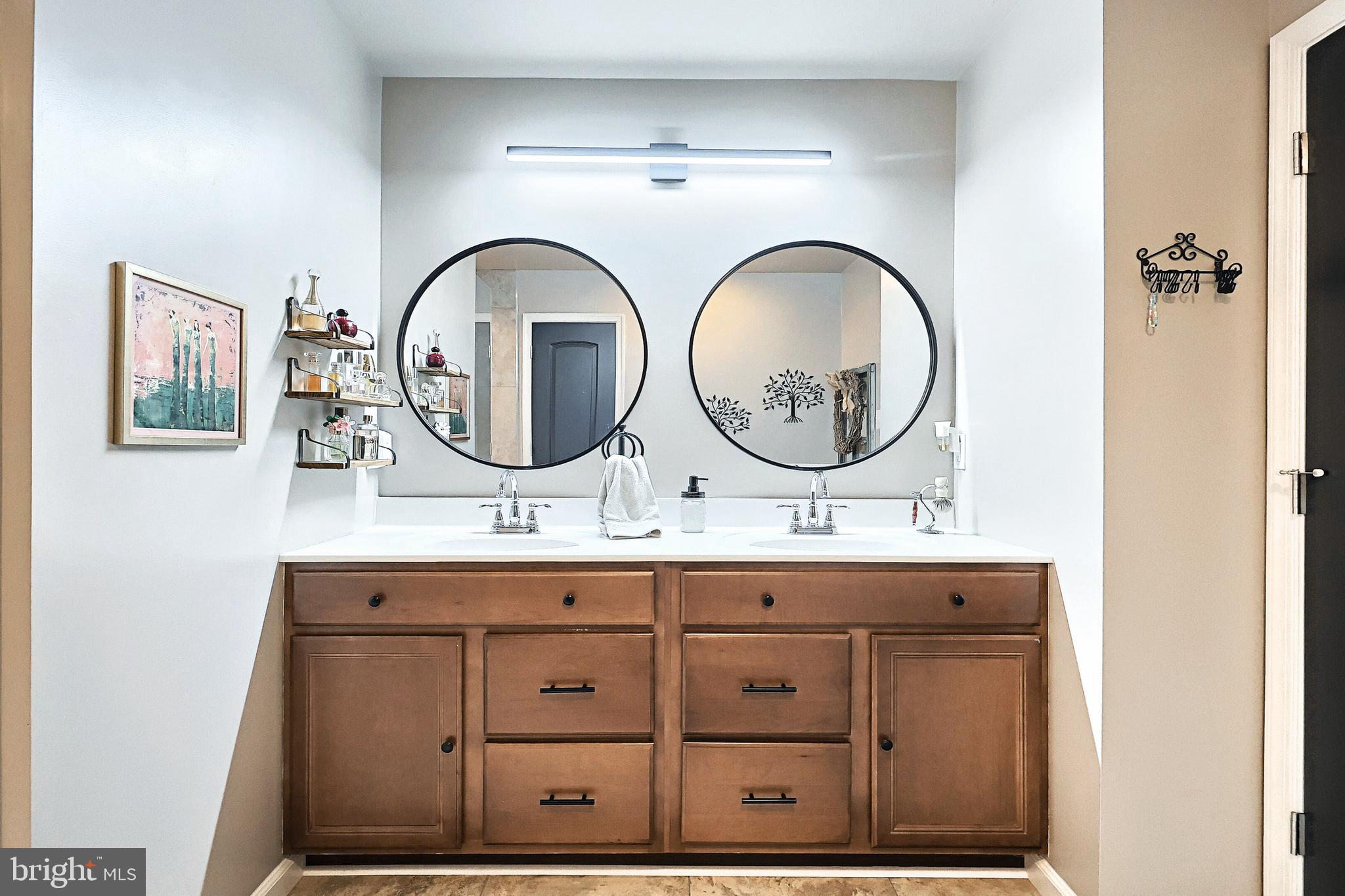 JACKSON HEIGHTS - Residential