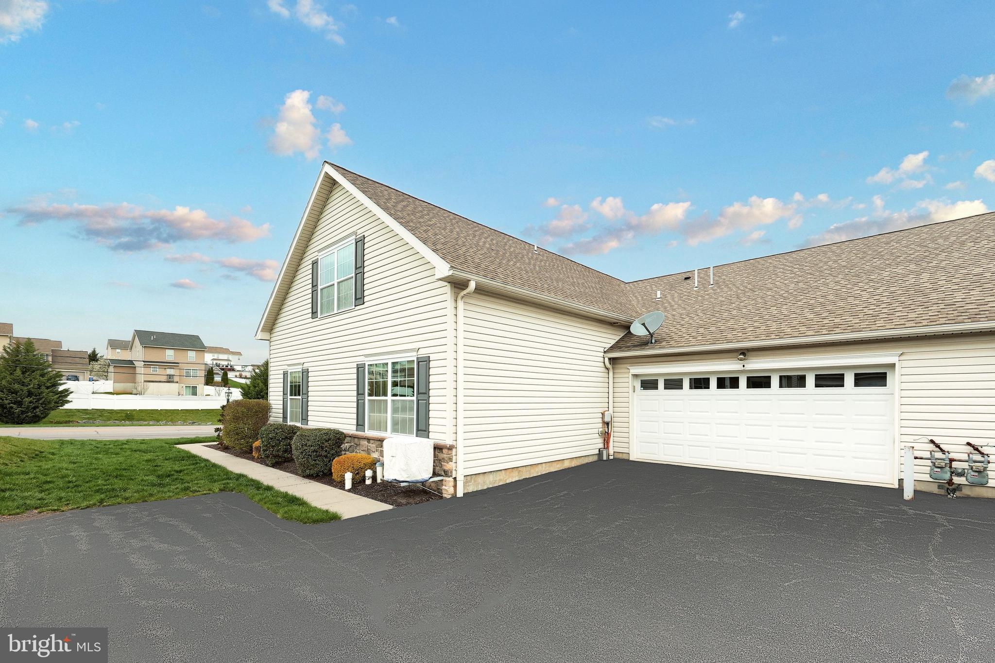 JACKSON HEIGHTS - Residential