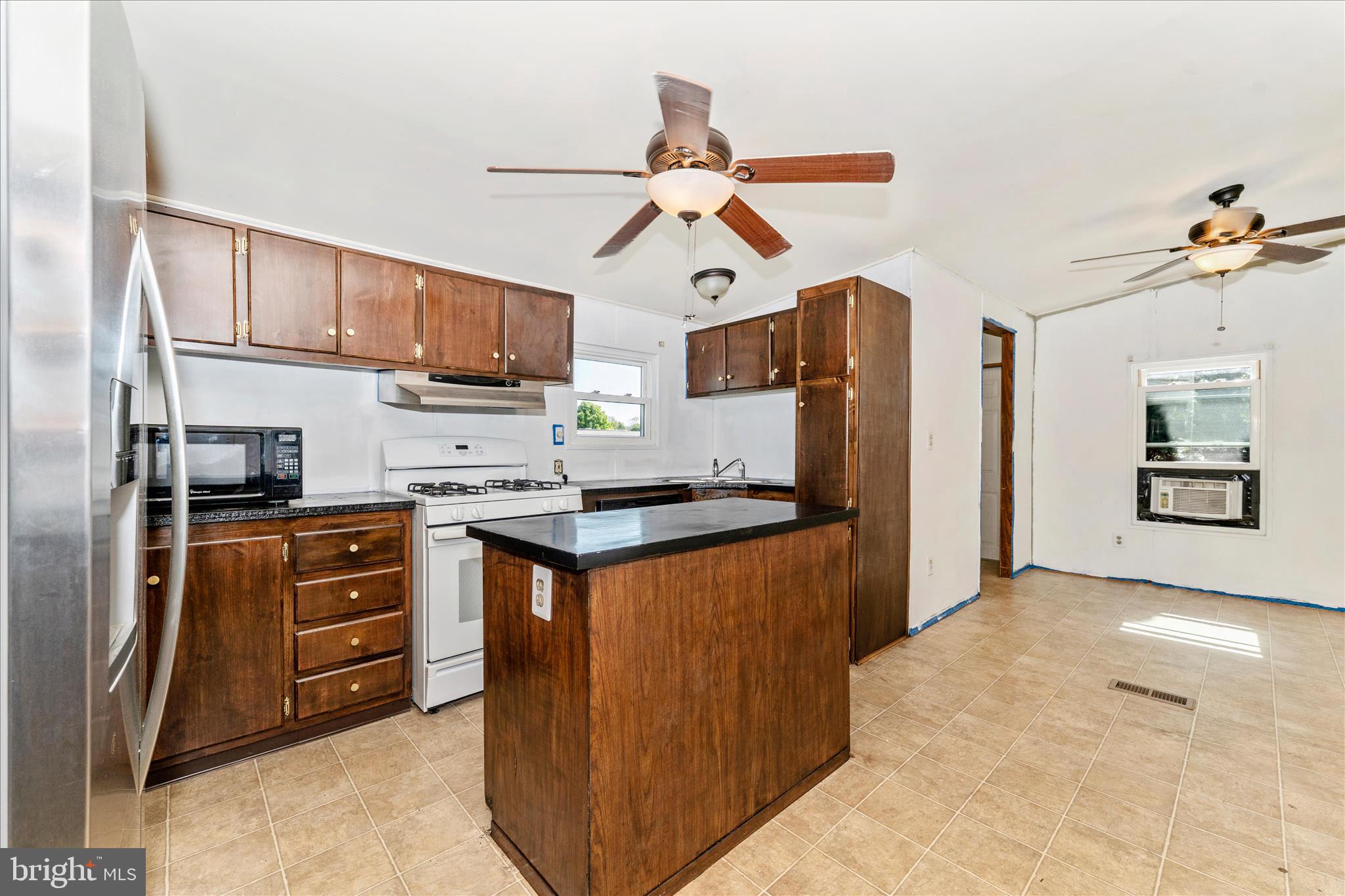 HIGHLAND MANOR - Residential