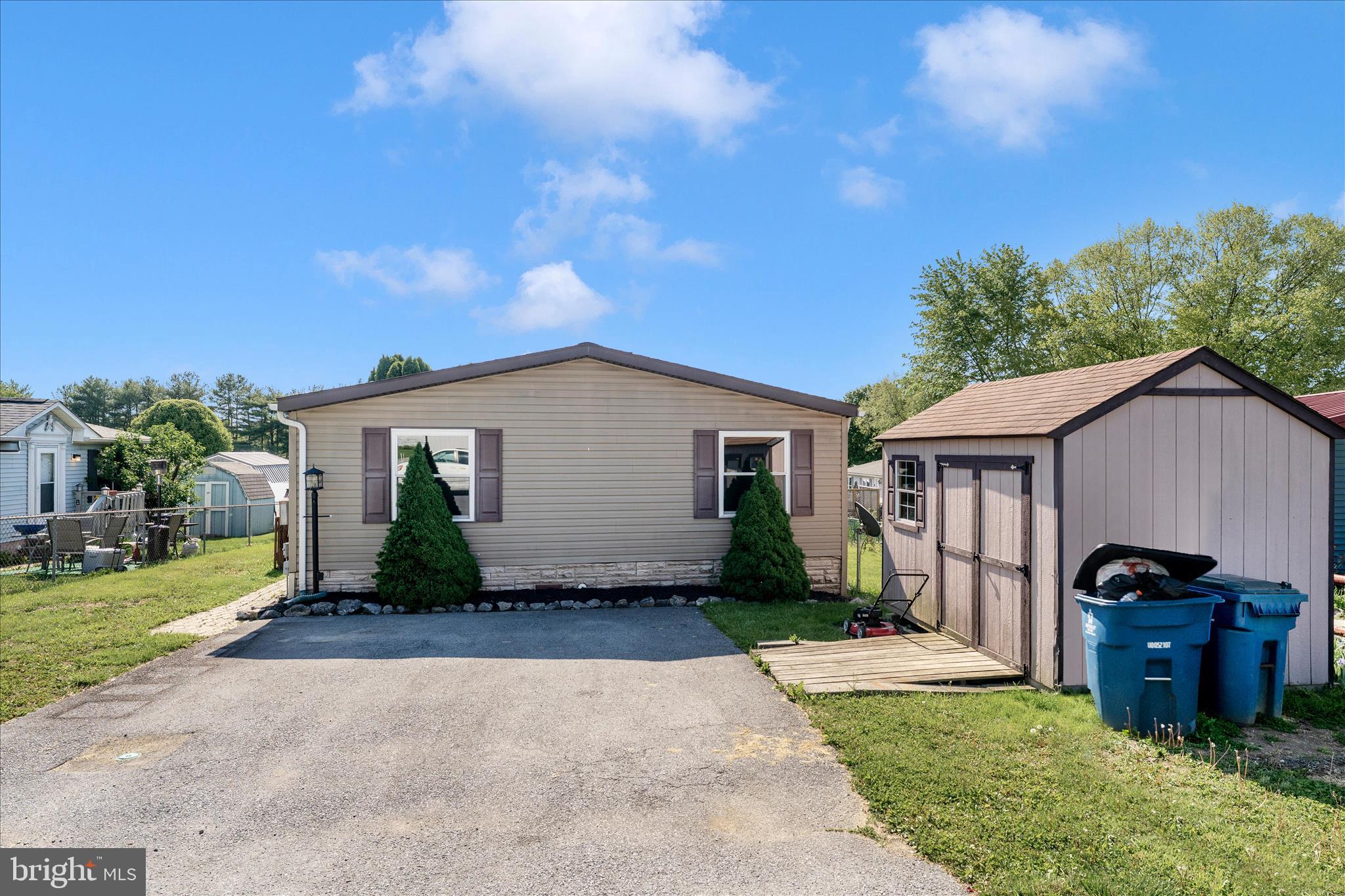 HIGHLAND MANOR - Residential