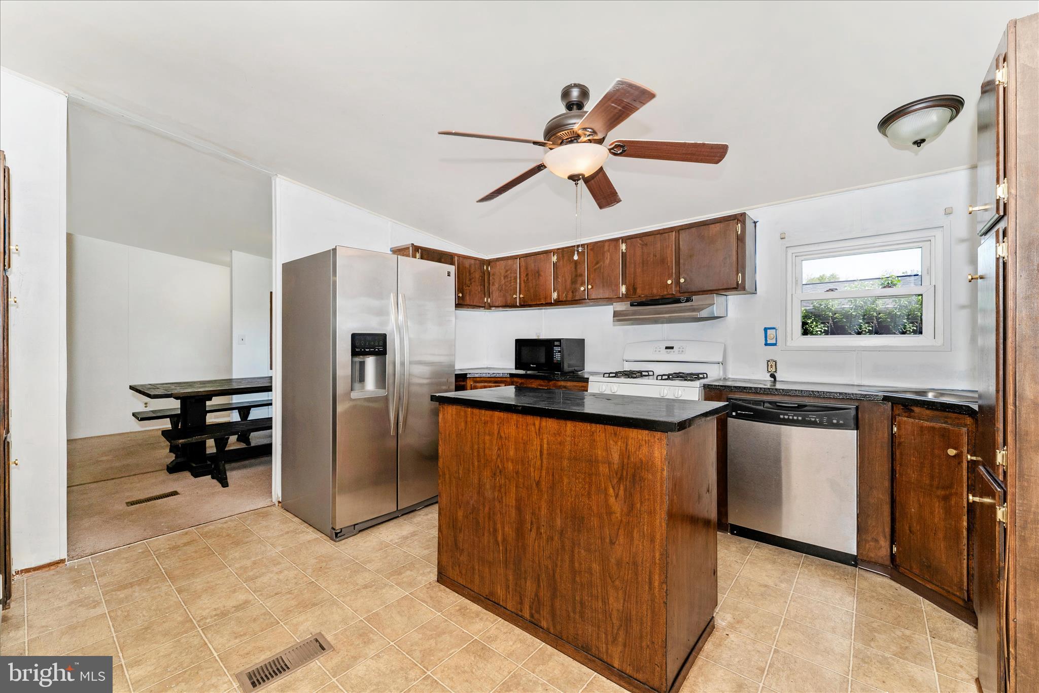HIGHLAND MANOR - Residential