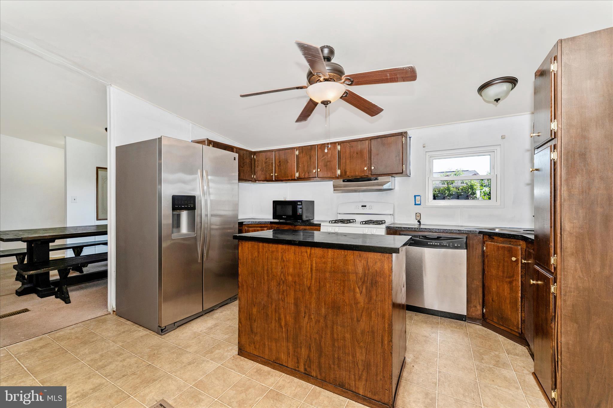 HIGHLAND MANOR - Residential