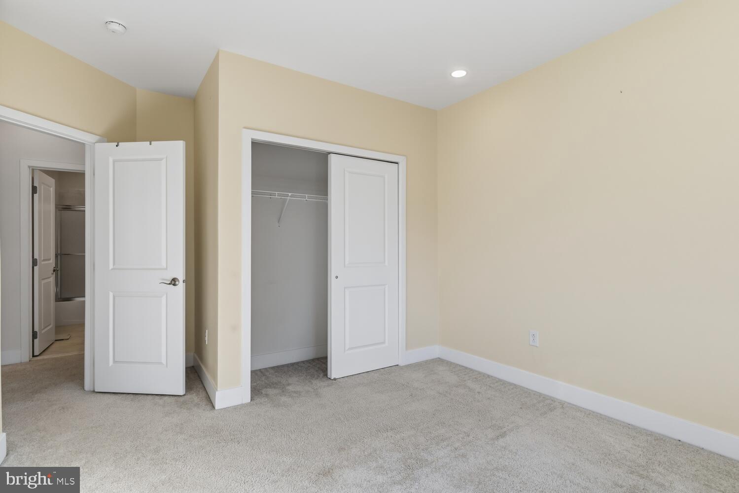 BROWNSTONES AT VF - Residential