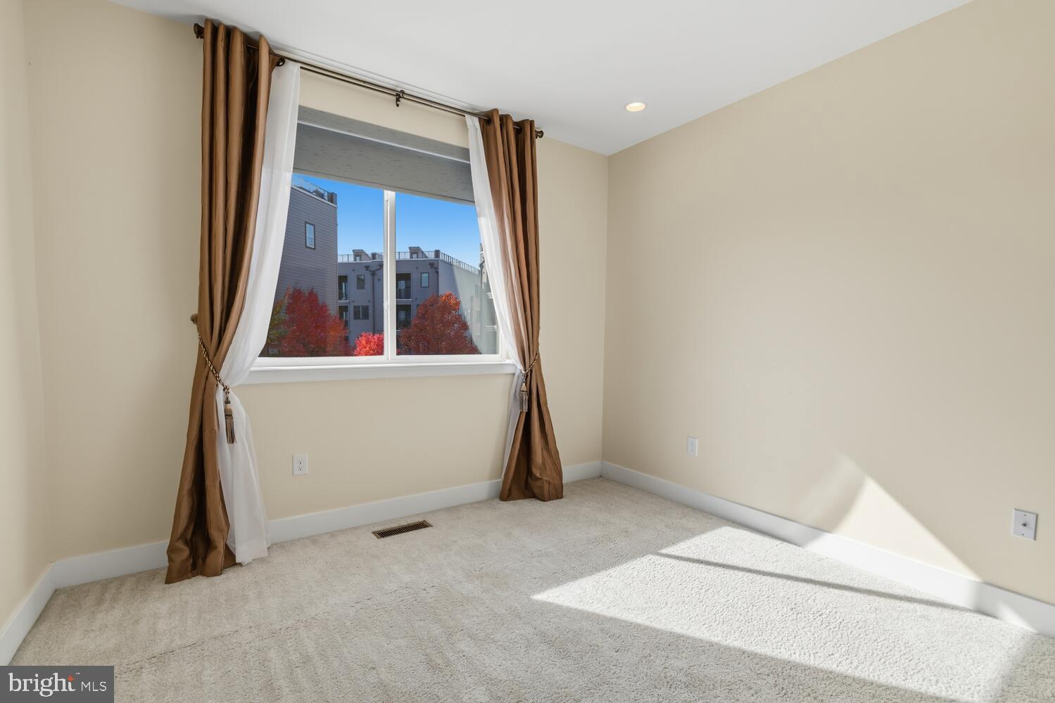 BROWNSTONES AT VF - Residential