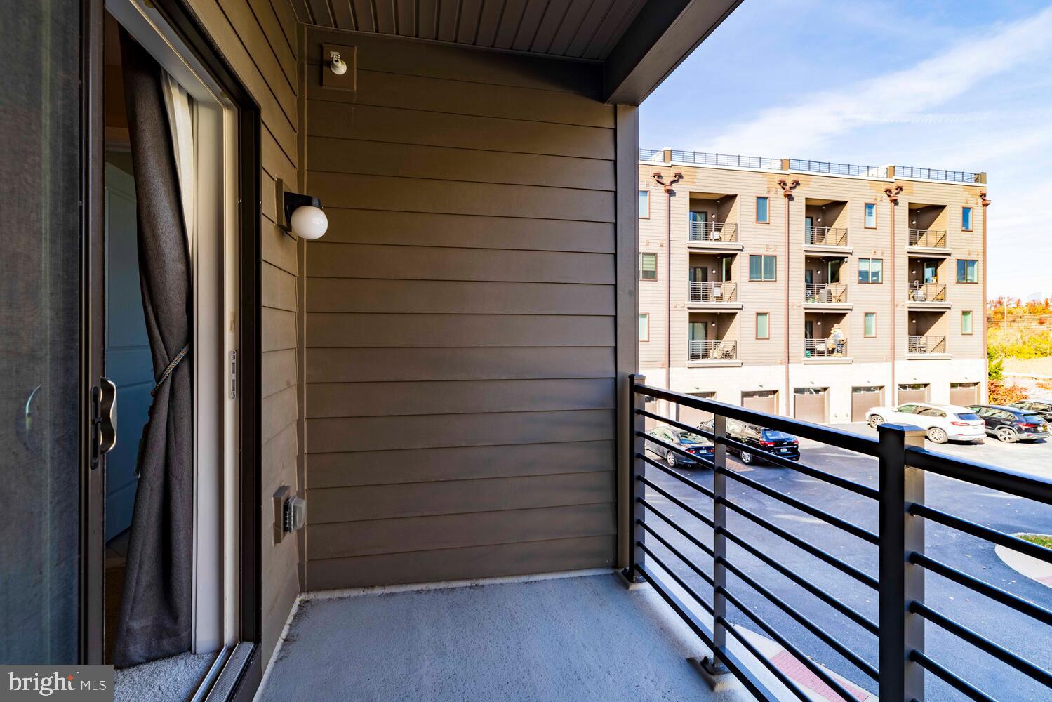 BROWNSTONES AT VF - Residential