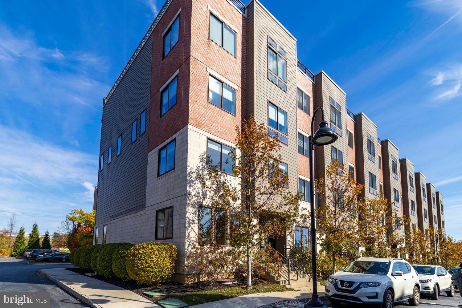 BROWNSTONES AT VF - Residential