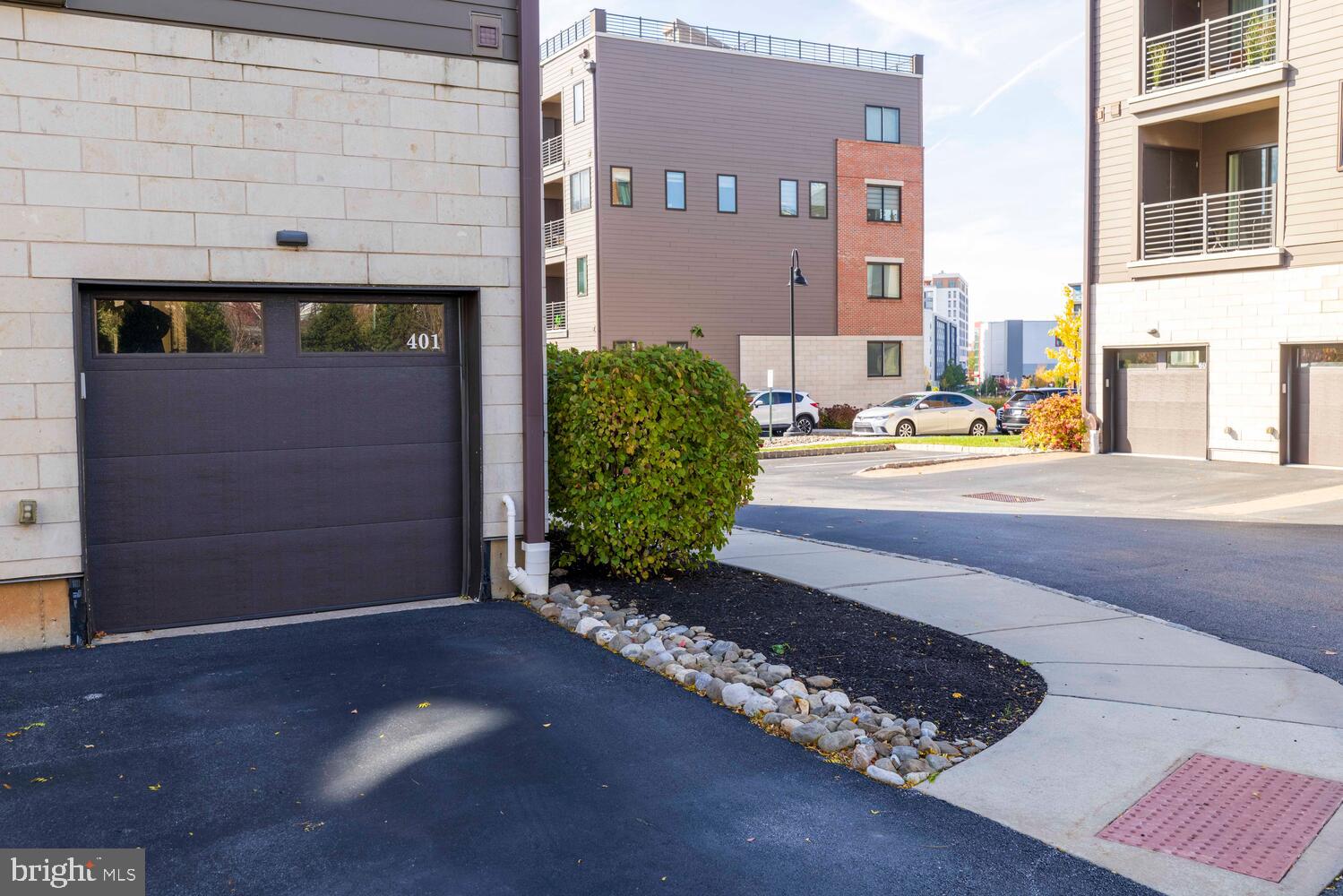 BROWNSTONES AT VF - Residential