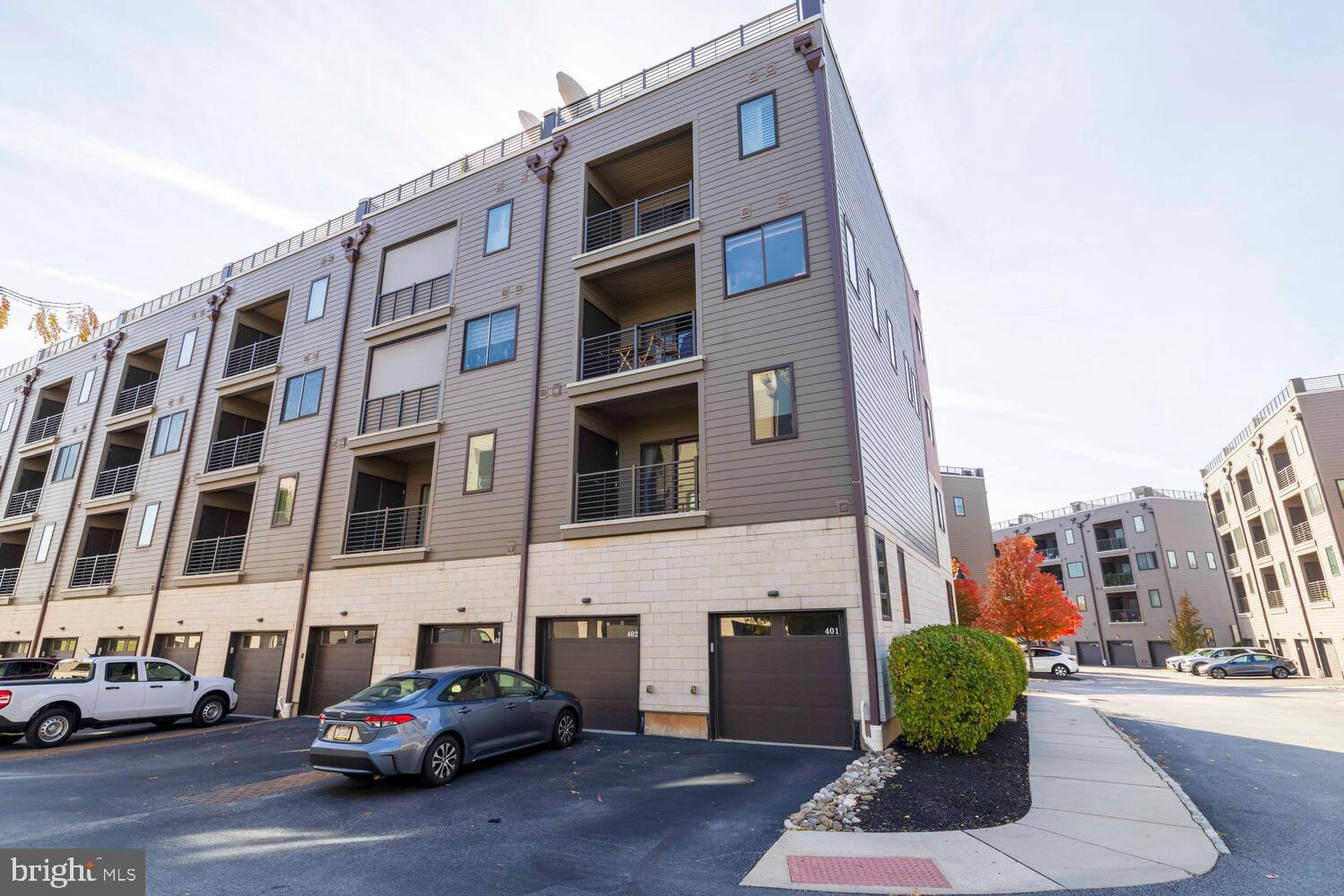 BROWNSTONES AT VF - Residential