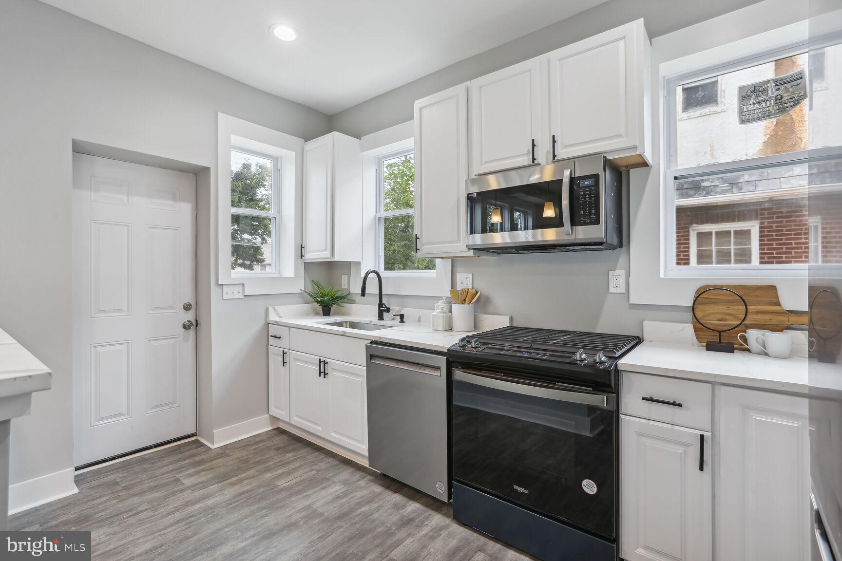 EDNOR GARDENS - LAKESIDE - Residential