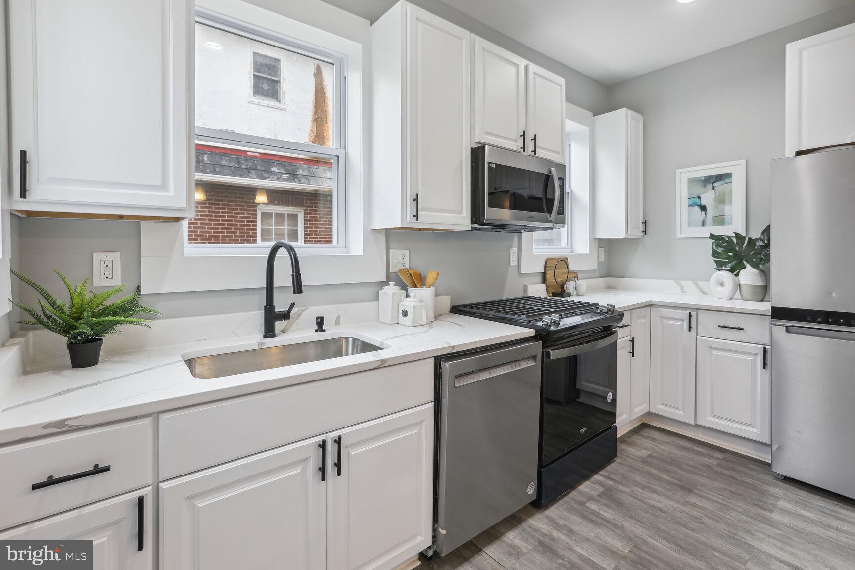 EDNOR GARDENS - LAKESIDE - Residential