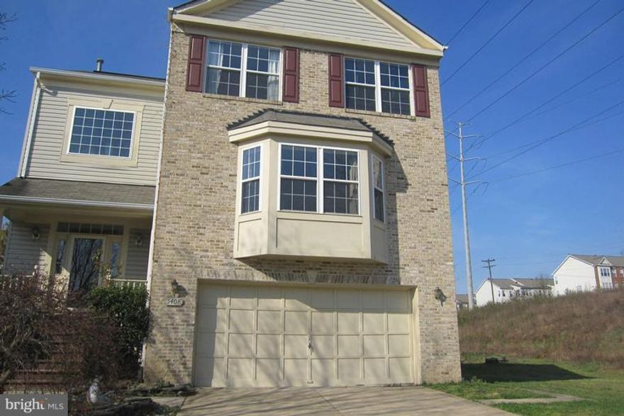 LOCATION! LOCATION! LOCATION!.. WONDERFUL COLONIAL LOCATED IN KINGSTOWNE QUIET CUL-DE-SAC CLOSE TO EVERYTHING. OPEN, AIRY FLOOR PLAN, HUGE  KITCHEN, FAMILY ROOM WITH FIREPLACE, 4 NICE SIZED BEDROOMS ON THE UPPER LEVEL, FINISHED BASEMENT WITH ADDITIONAL BEDROOM AND A FULL BATH. DECK ON THE BACK, CLOSE TO 3 METRO STOPS, RESTAURANTS AND SHOPPING. CALL AT LEASE 3 HRS IN ADVANCE.