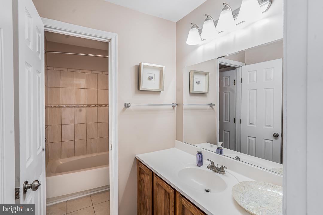 KINGS GRANT - Residential