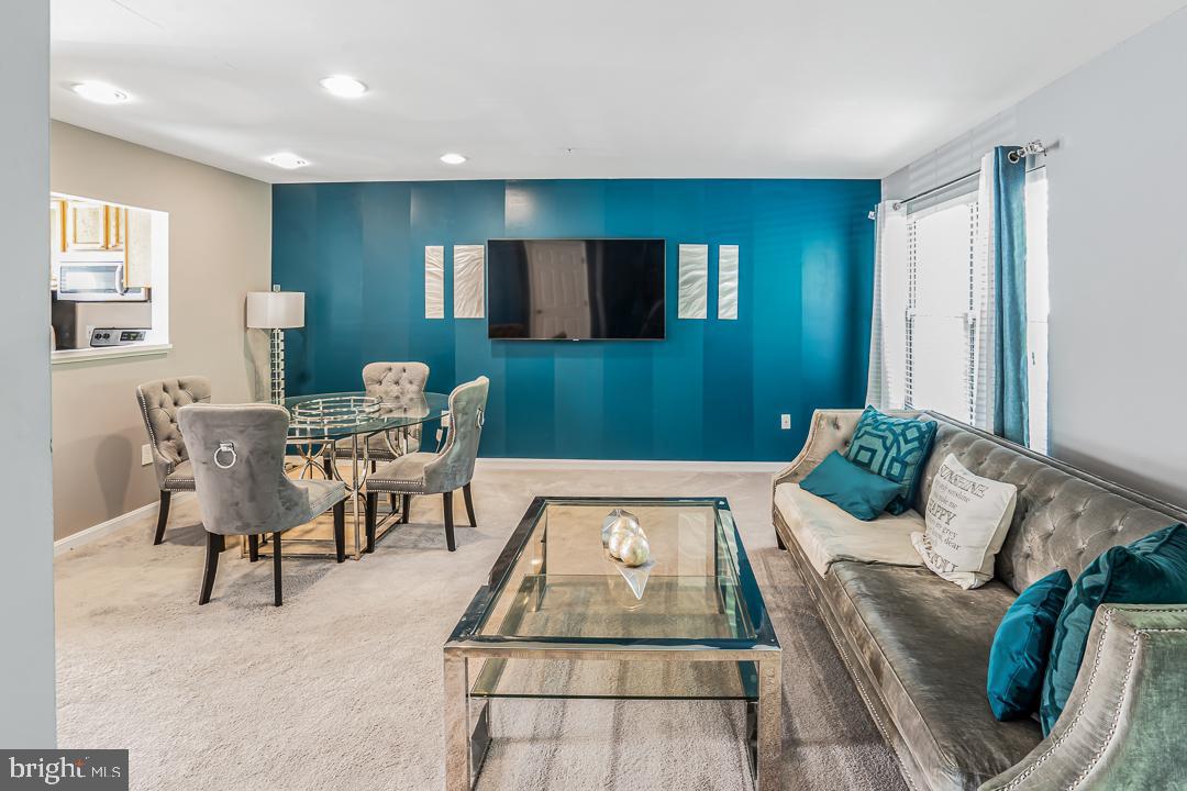 KINGS GRANT - Residential