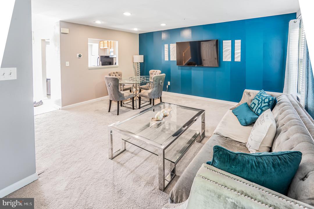 KINGS GRANT - Residential