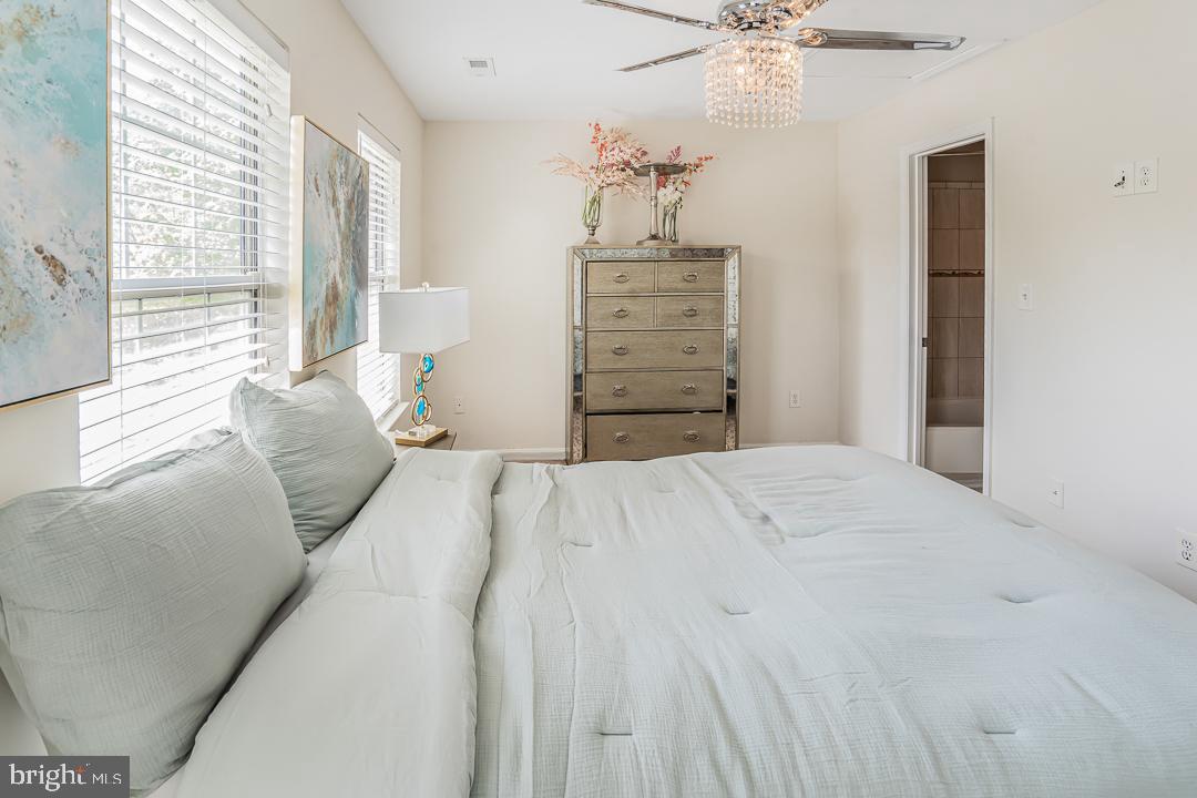 KINGS GRANT - Residential