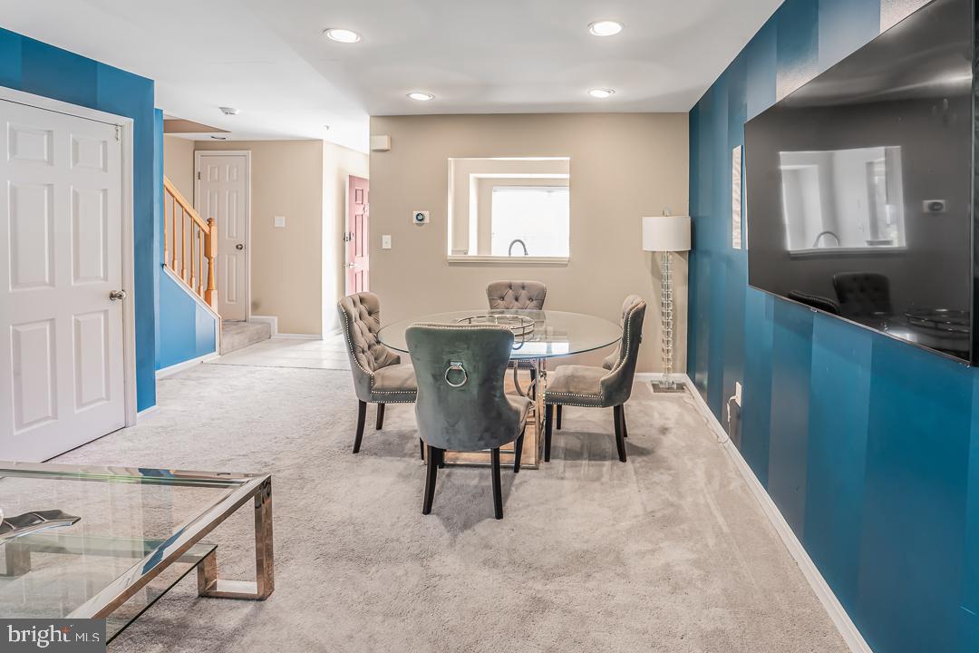 KINGS GRANT - Residential