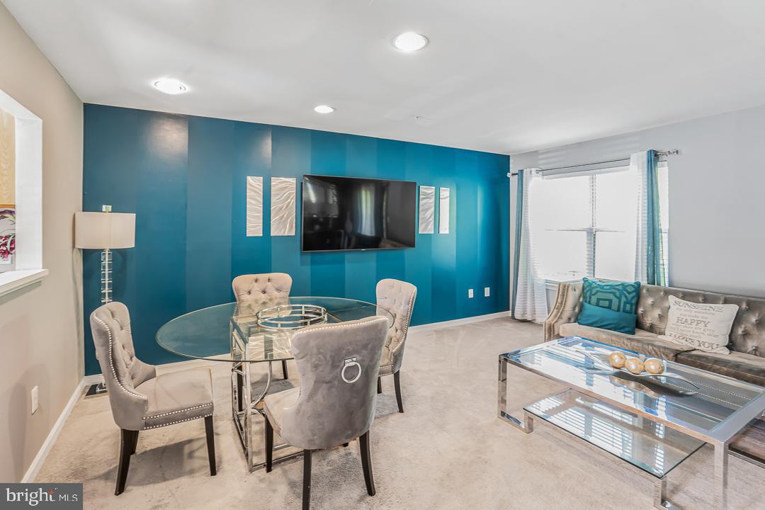 KINGS GRANT - Residential