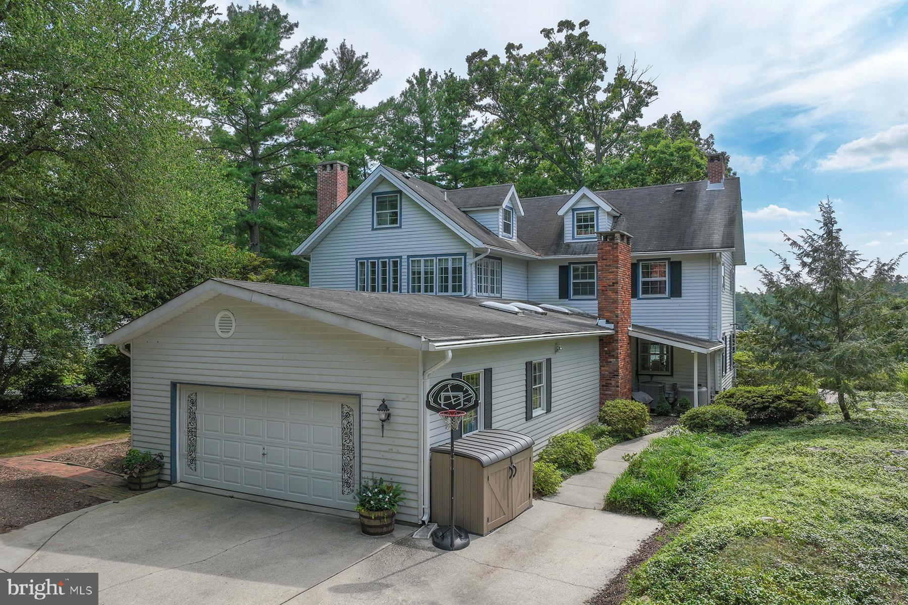 BROADVIEW ESTATES - Residential