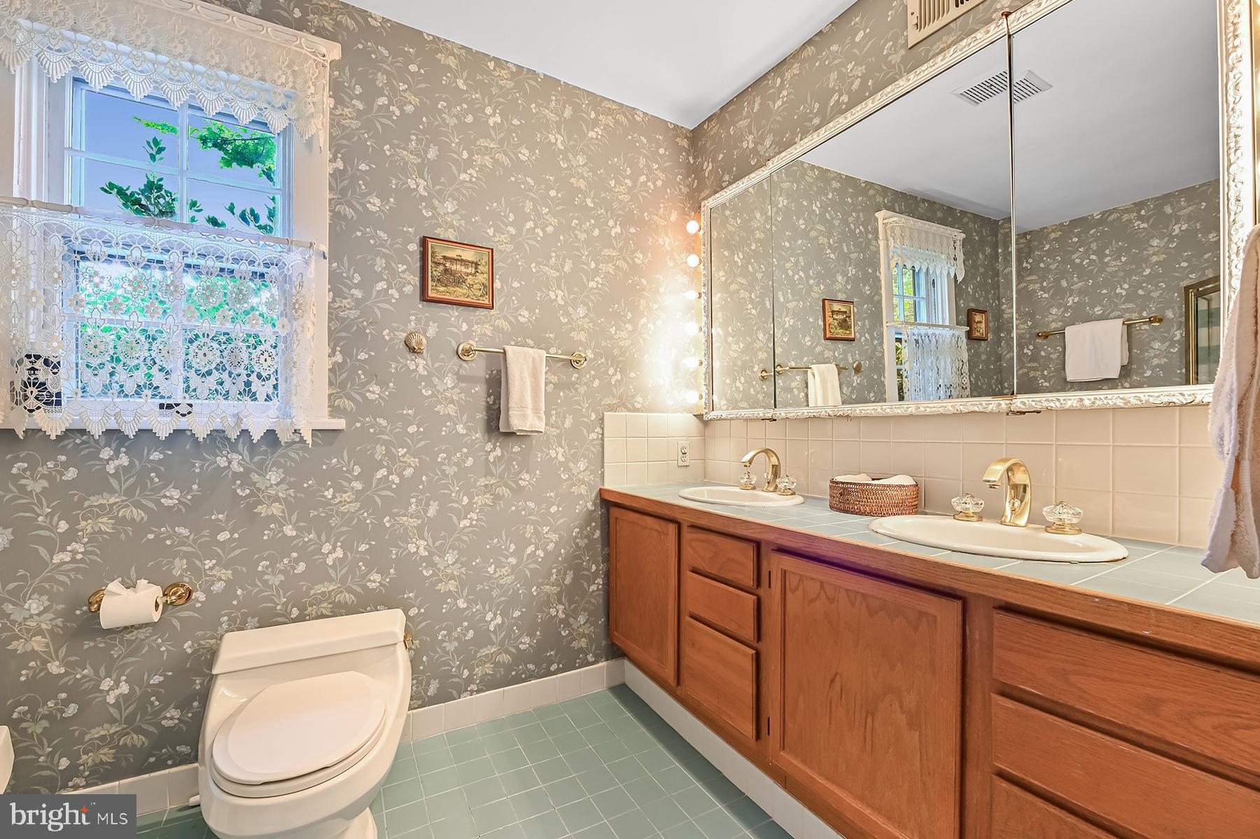 BROADVIEW ESTATES - Residential