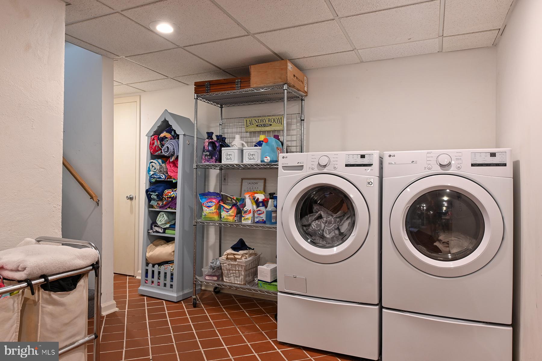 BROADVIEW ESTATES - Residential