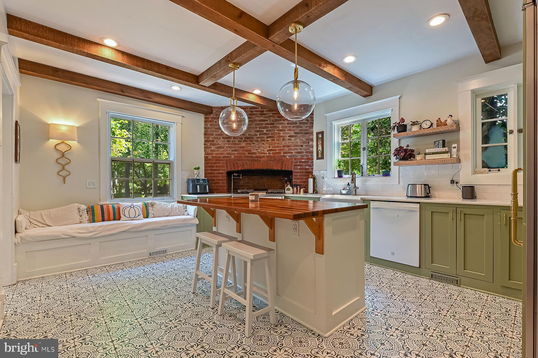 BROADVIEW ESTATES - Residential