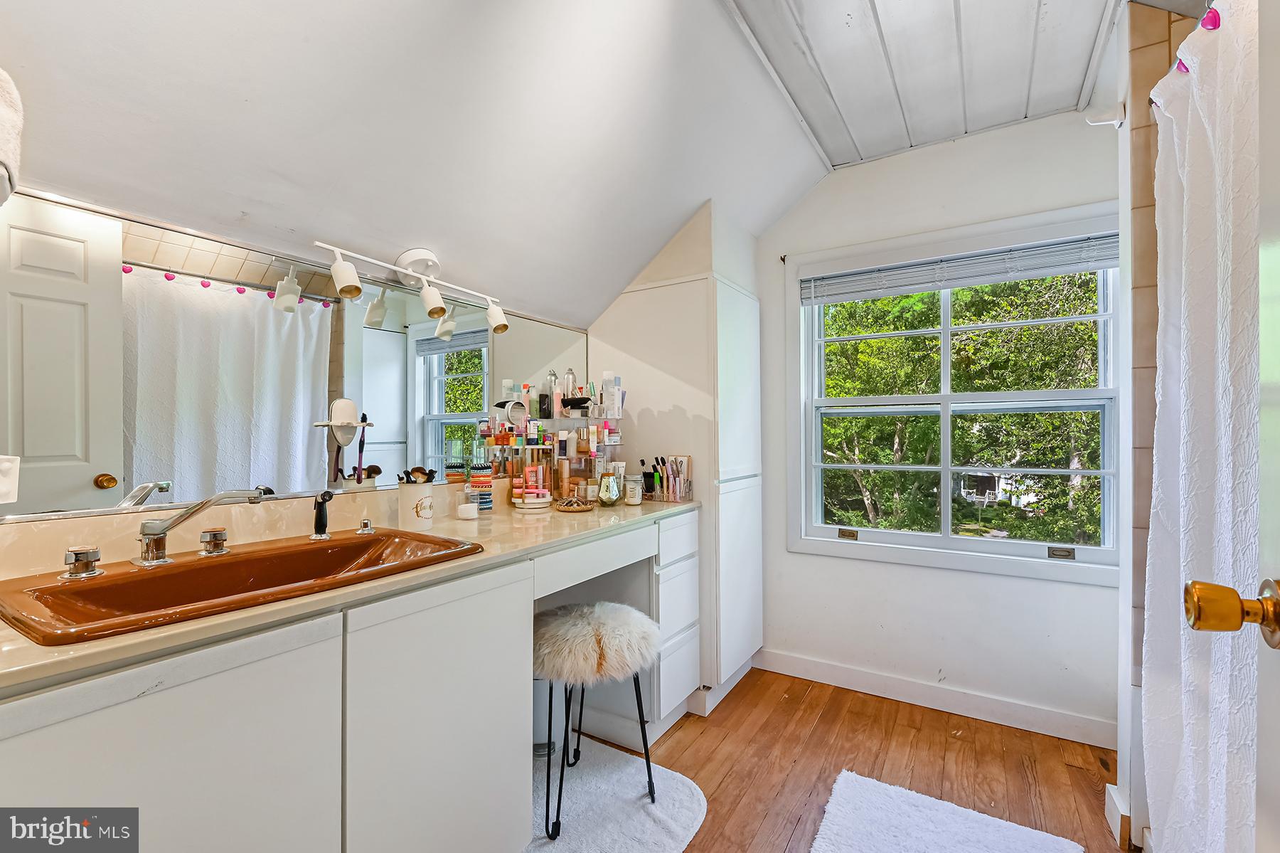 BROADVIEW ESTATES - Residential