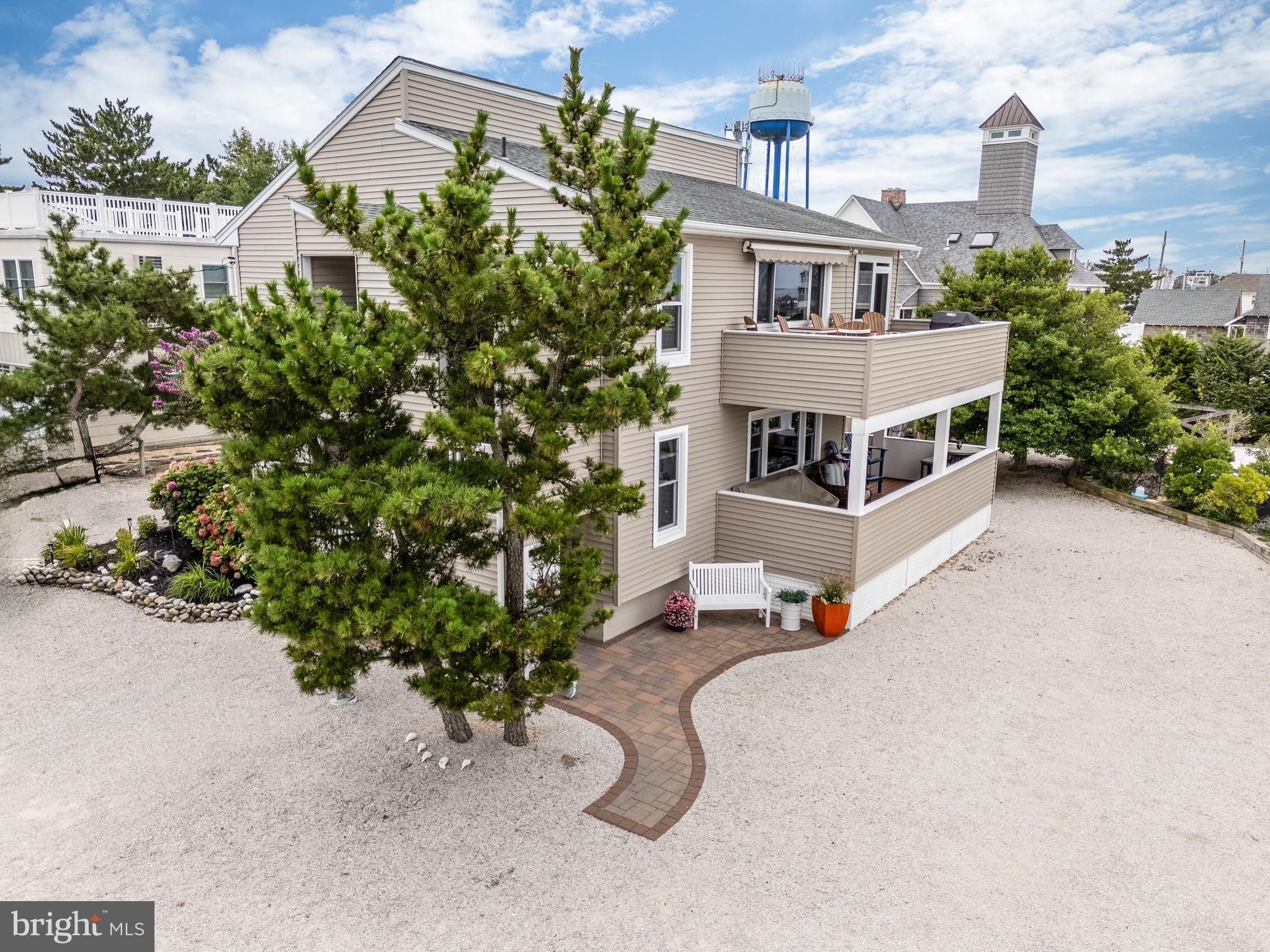 24 JOAN RD U-B