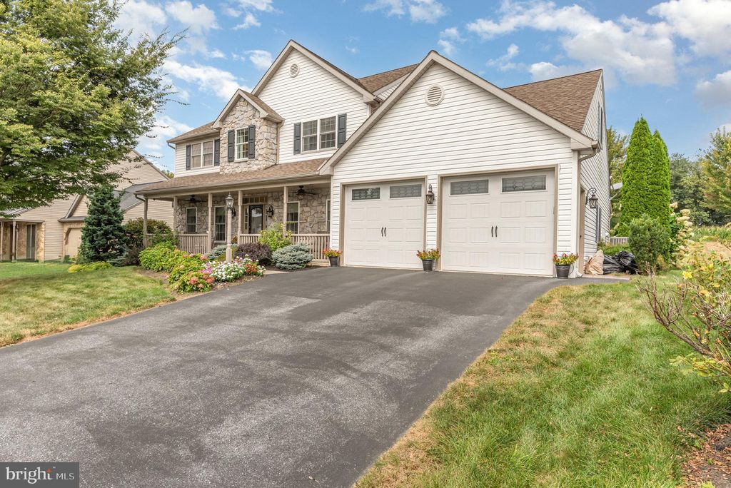 Photo of 25 Olde Forge Drive, ELIZABETHTOWN, PA 17022 (MLS # PALA2076450)