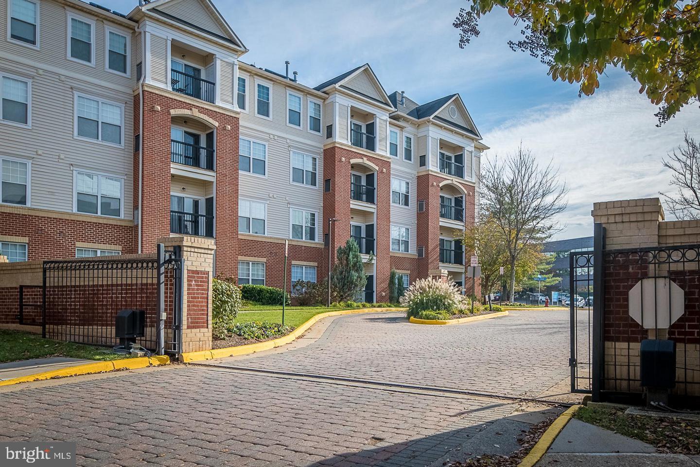 FAIRFAX RIDGE CONDOS - Residential