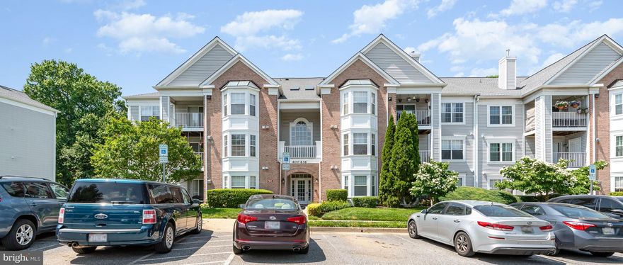 This rarely available 3 Bedroom  condo in Timbergrove, features new paint, new carpet, new vinyl plank floors, stainless steel appliances, ceiling fan, washer &  dryer. The primary bedroom has a private bath & walk-in closet. The two additional bedrooms include a jack & jill bathroom. Main building includes a locked entrance for added security. Just in time for summer, this community has an outdoor pool, as well as a tot lot & community party room.