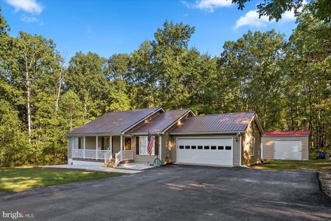 Photo of 25281 Boling Lane, RHOADESVILLE, VA 22542 (MLS # VAOR2013418)