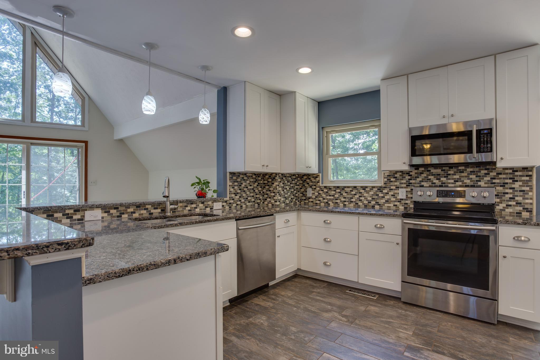 LAKE WILDERNESS - Residential