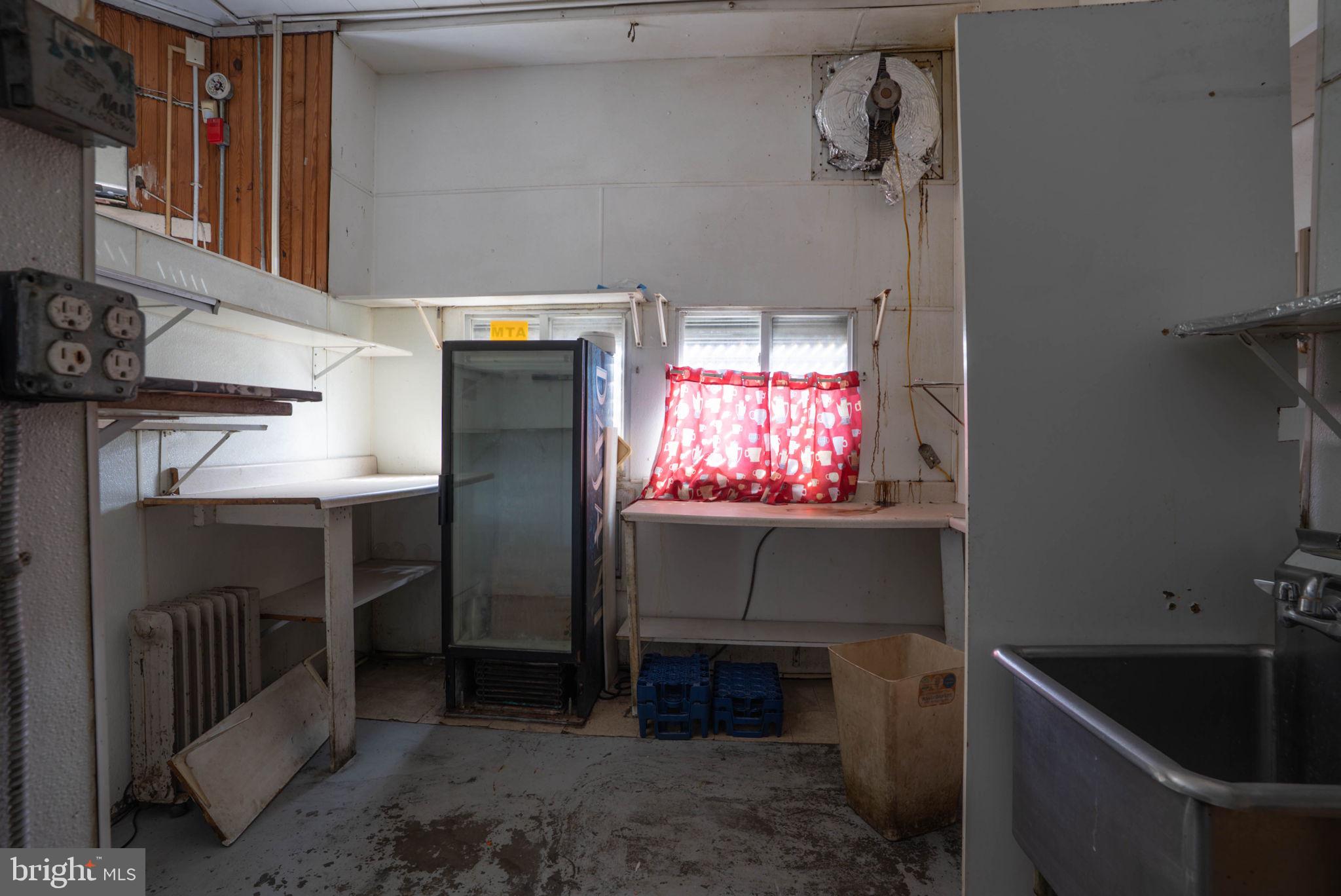 WEST PASSYUNK - Commercial Sale