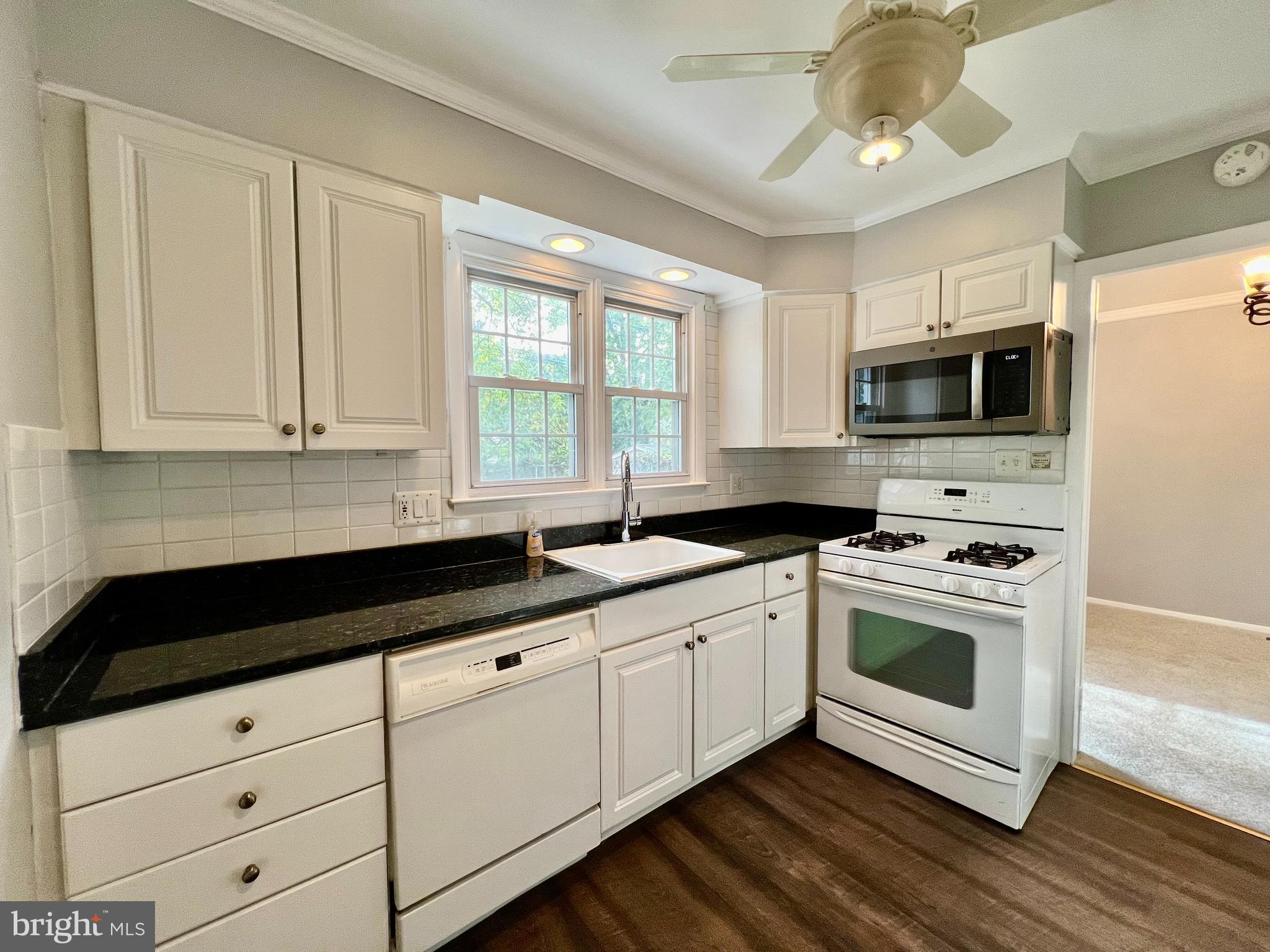 CRESTWOOD - Residential Lease