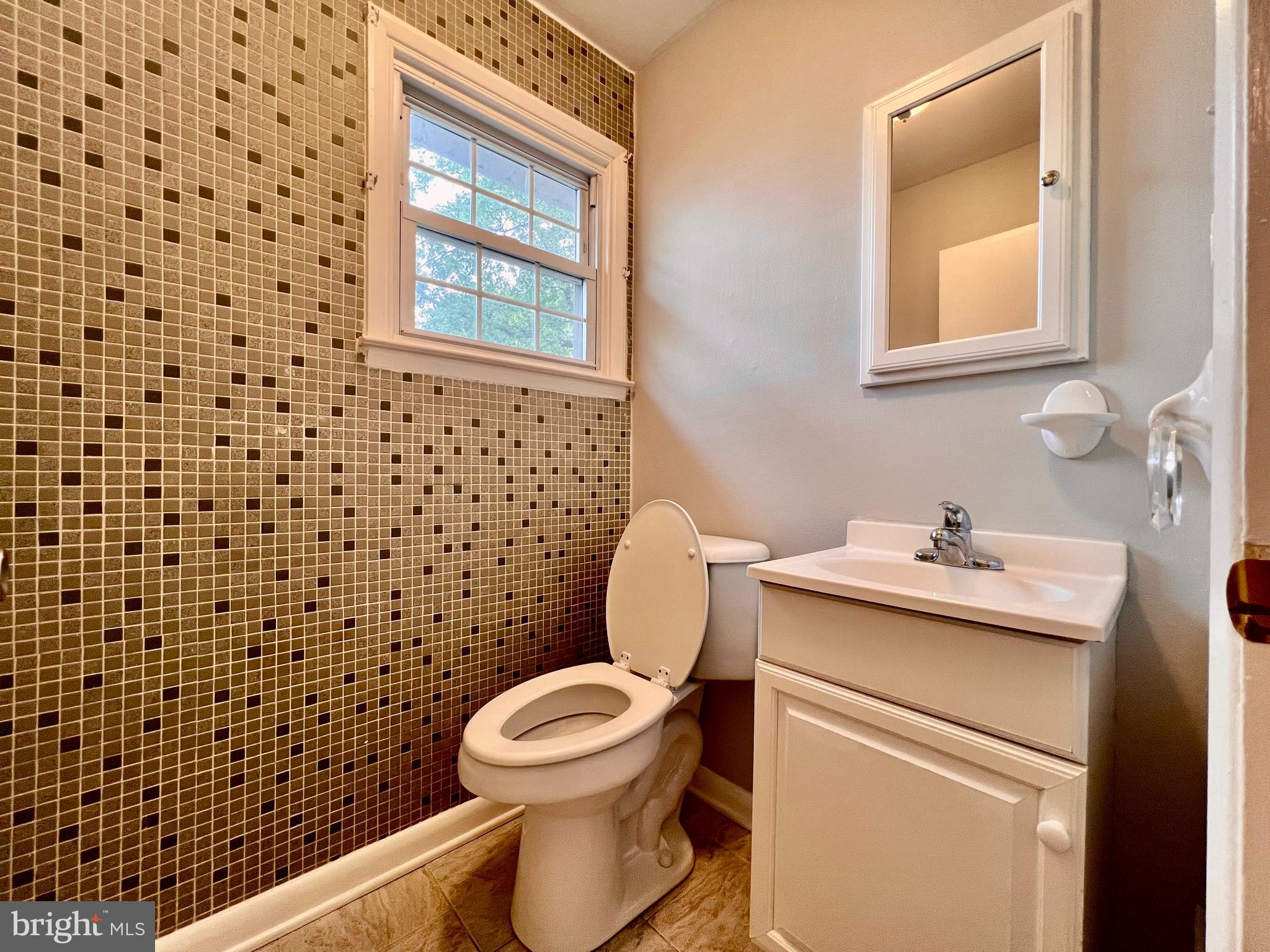 CRESTWOOD - Residential Lease