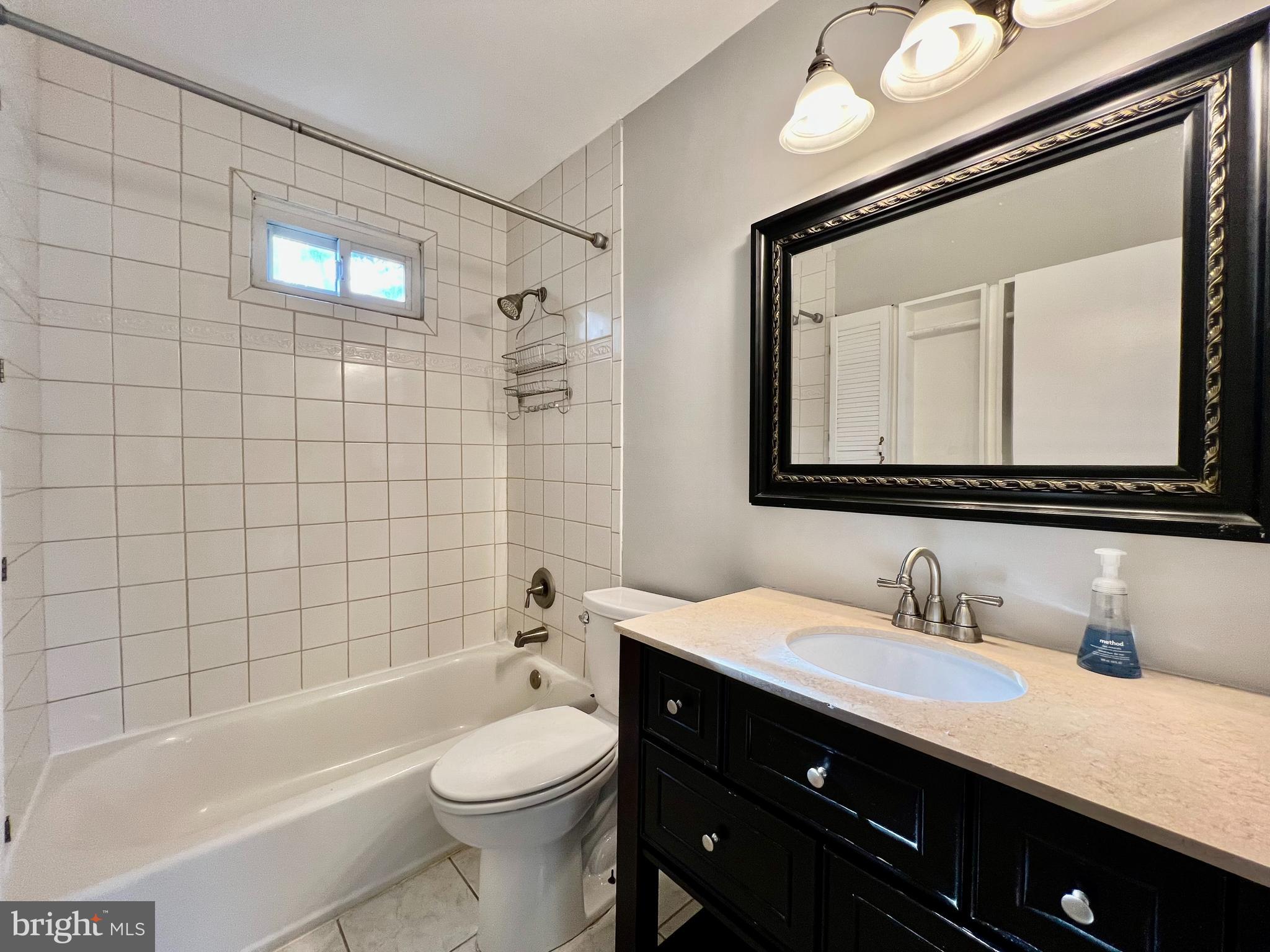 CRESTWOOD - Residential Lease