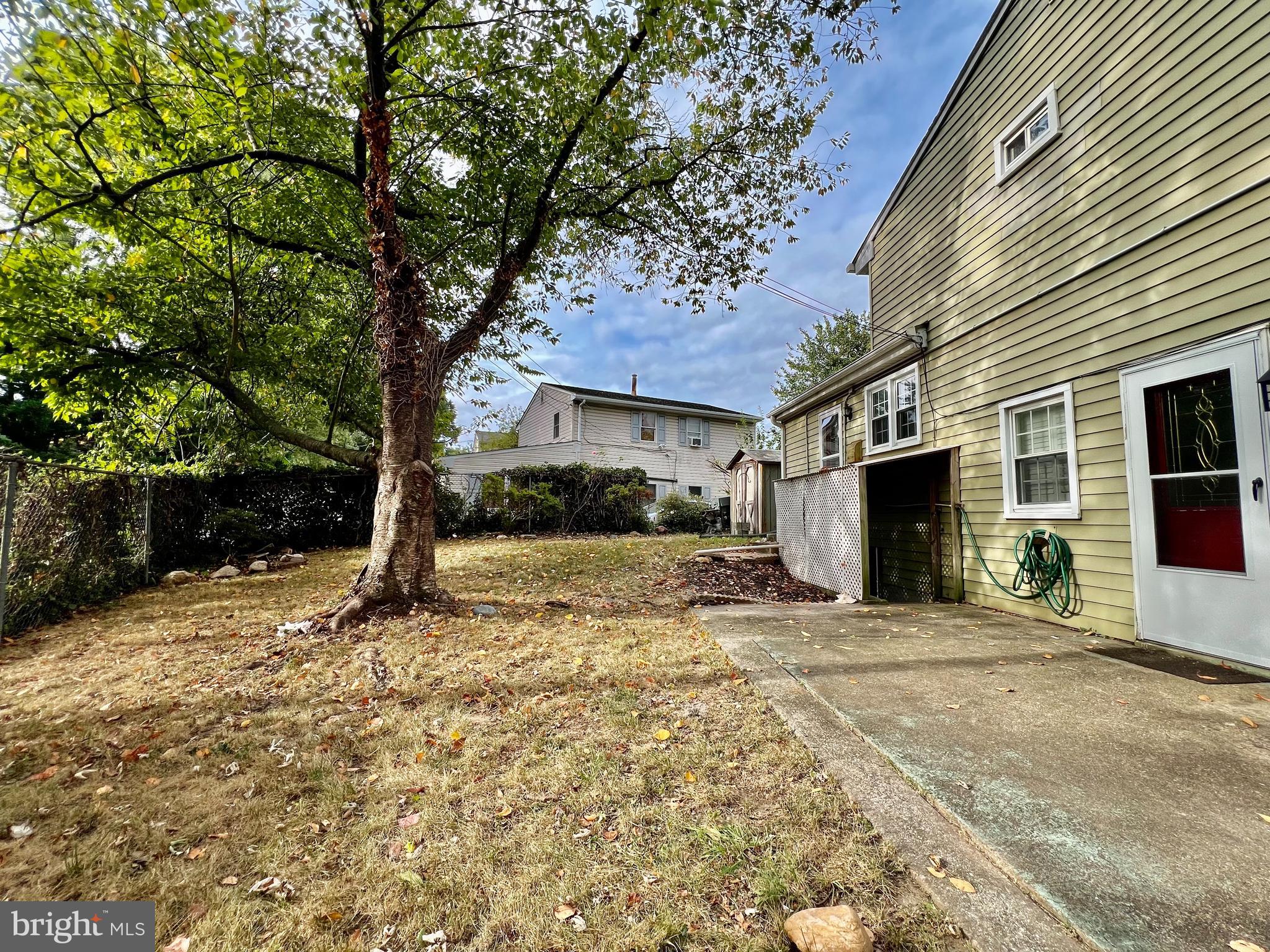 CRESTWOOD - Residential Lease