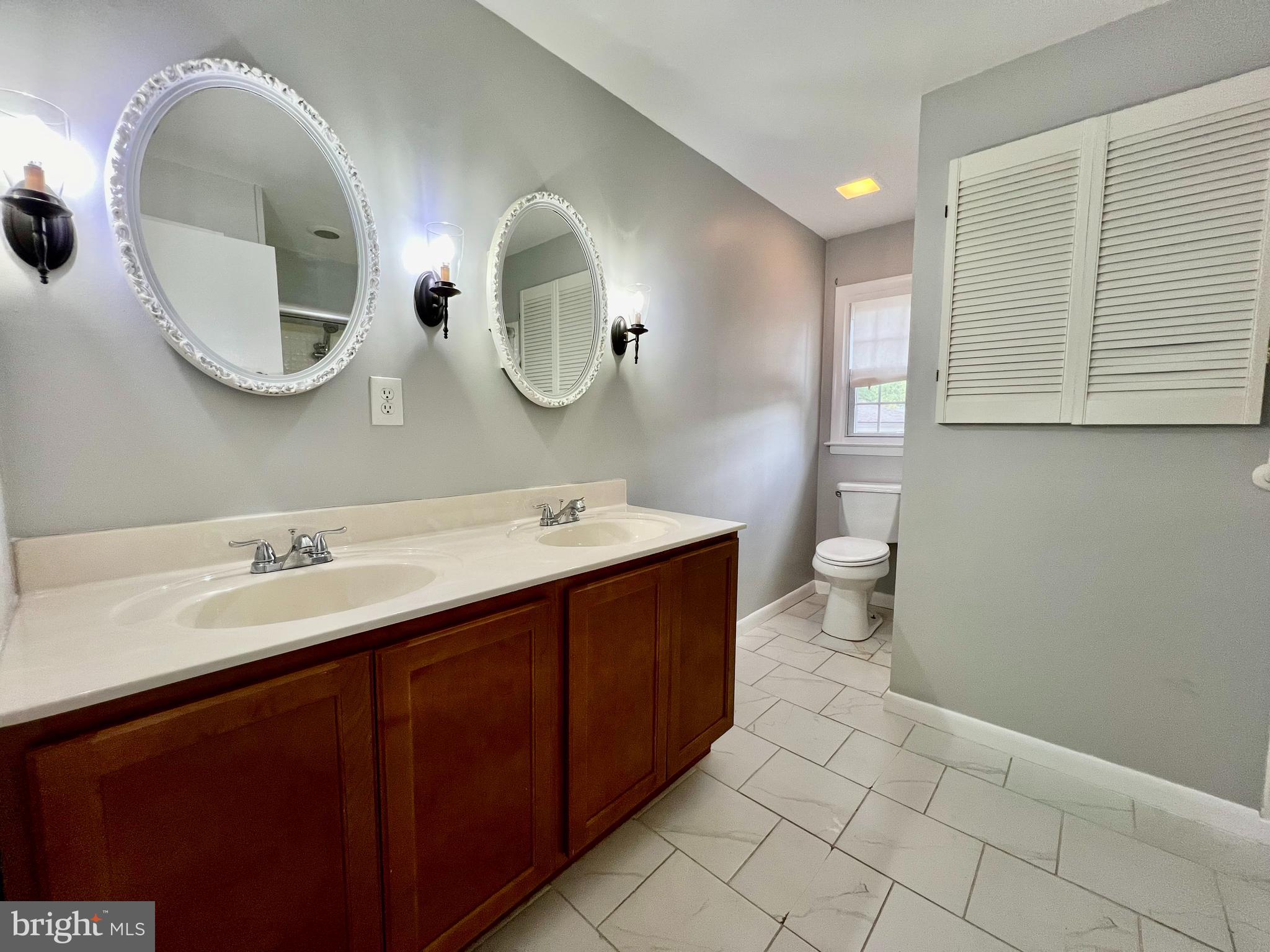 CRESTWOOD - Residential Lease