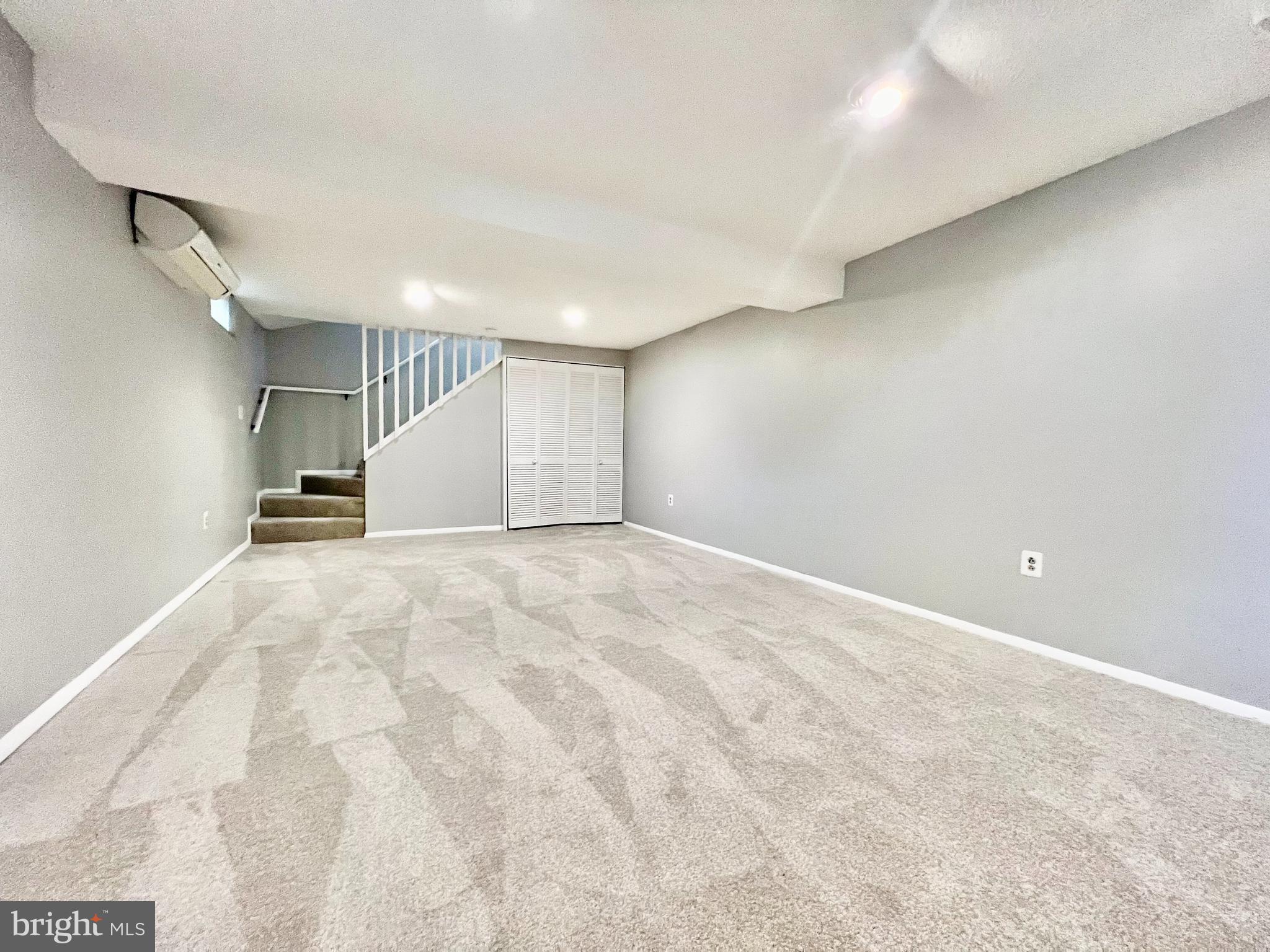 CRESTWOOD - Residential Lease