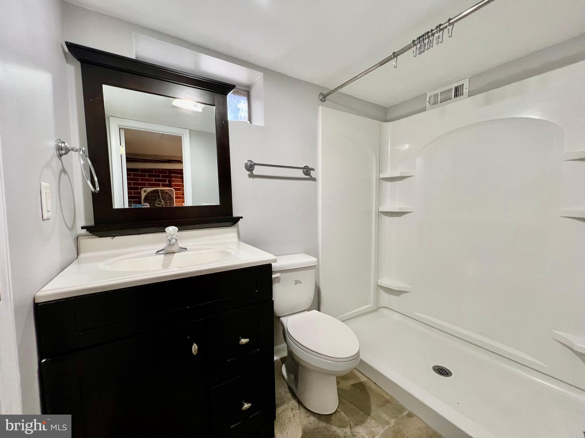 CRESTWOOD - Residential Lease