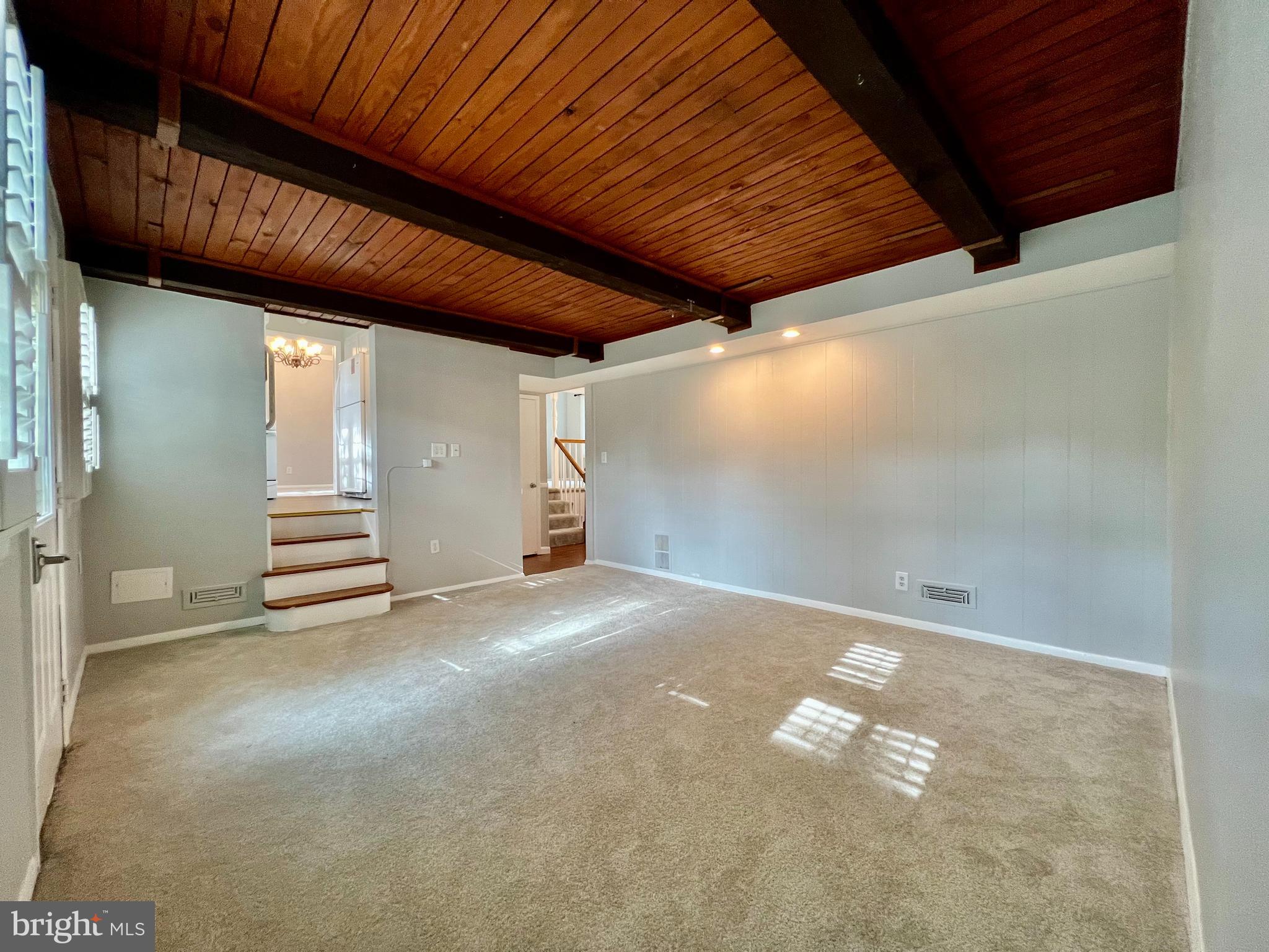 CRESTWOOD - Residential Lease